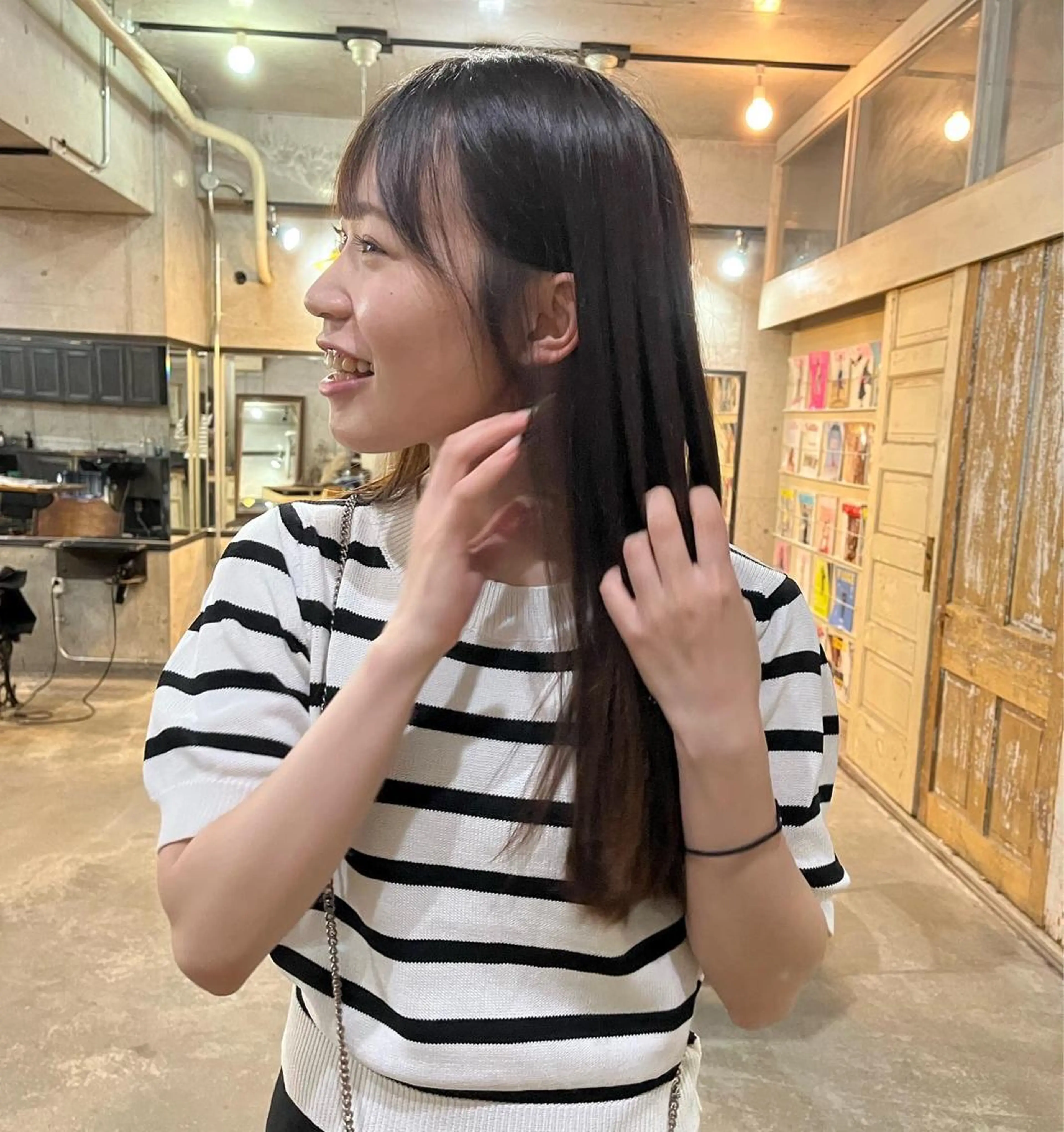 セミロング デザインパーマ ハイライトIkumiのヘアスタイル