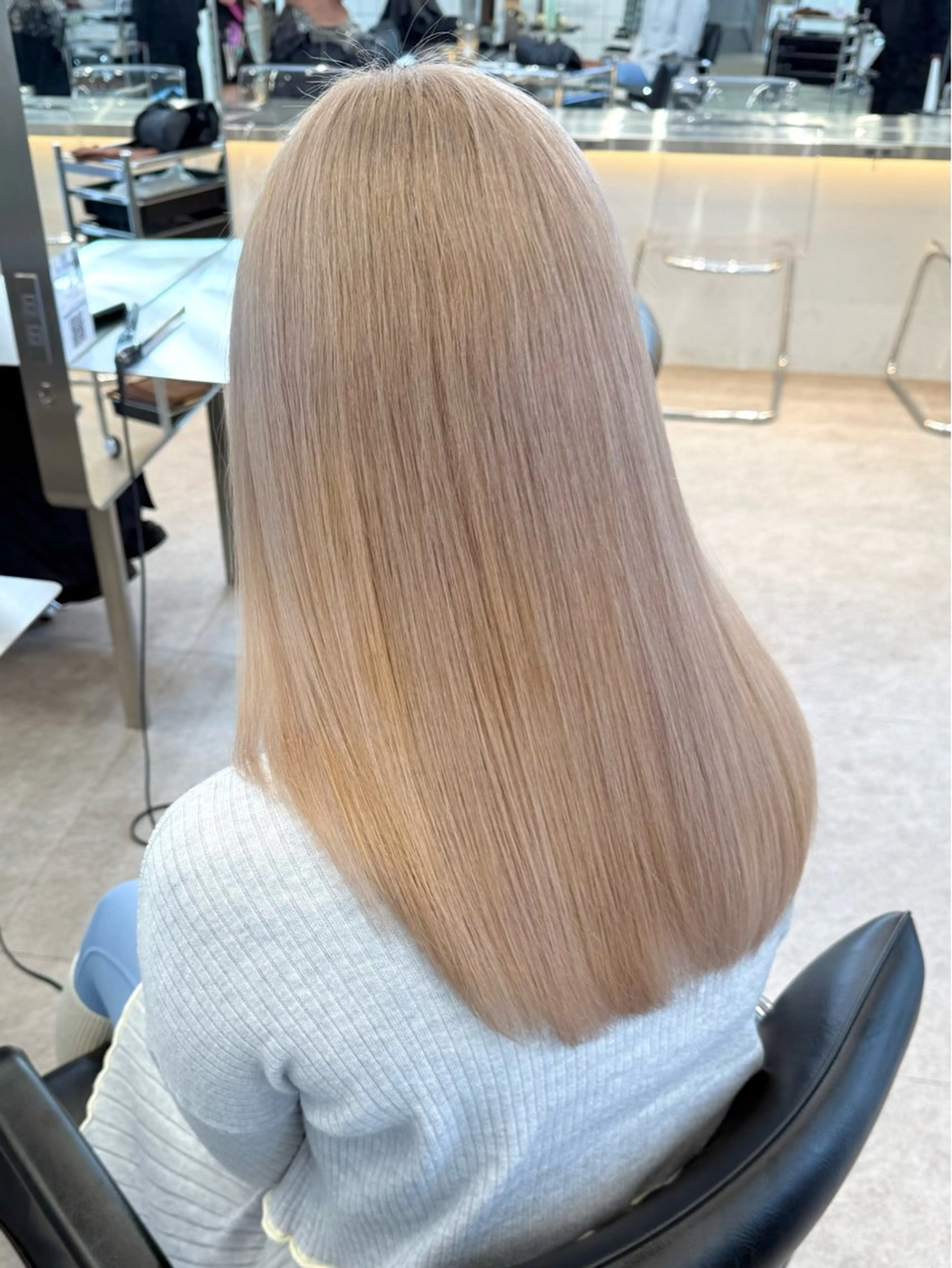 セミロング カラー ヘアカラー トリートメント ブリーチカラー💫 Miku🫶🏻のヘアスタイル