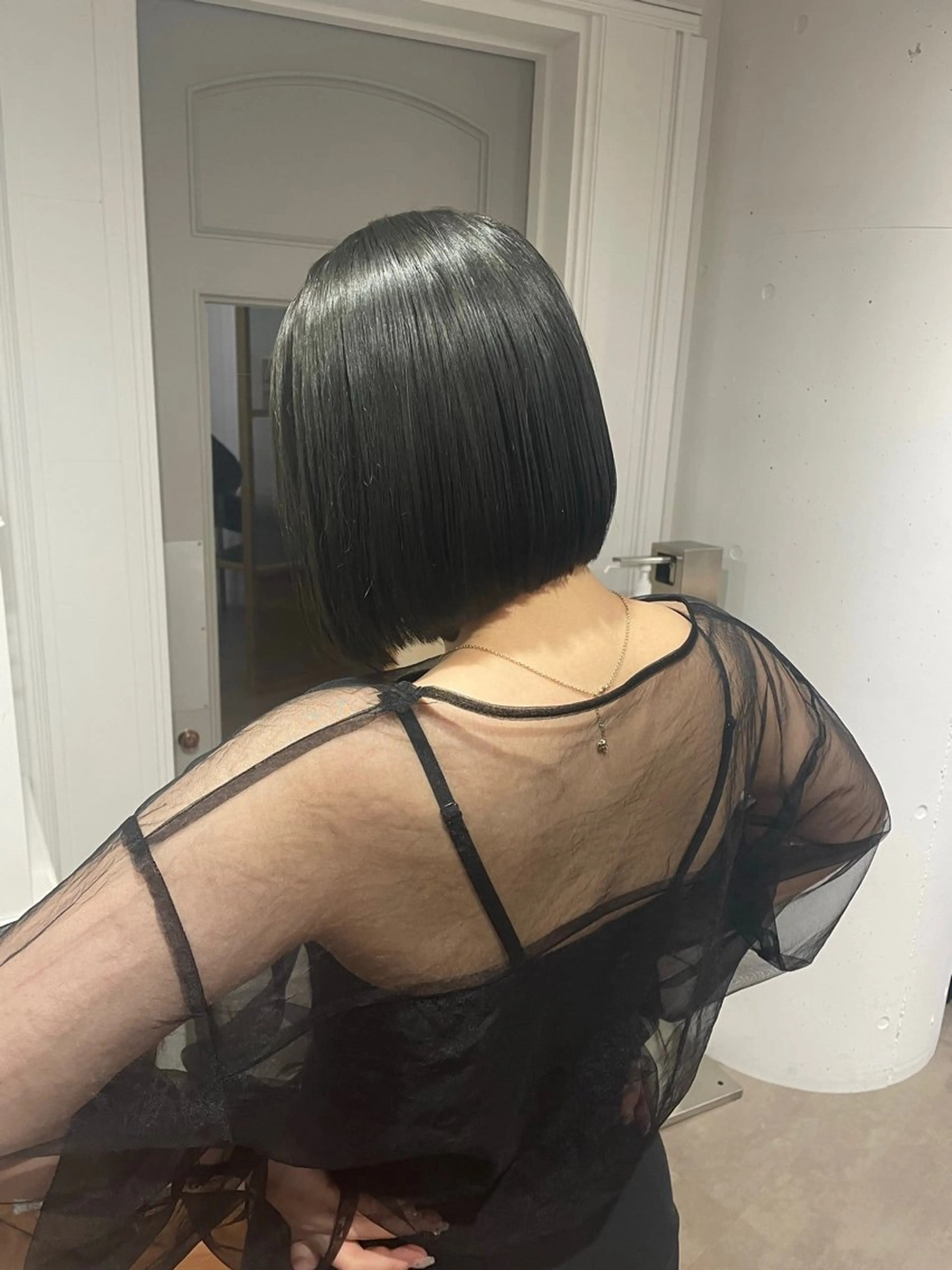 ショート カラー 切りっぱなしボブ ボブ ヘアカラー 西田 美桜のヘアスタイル