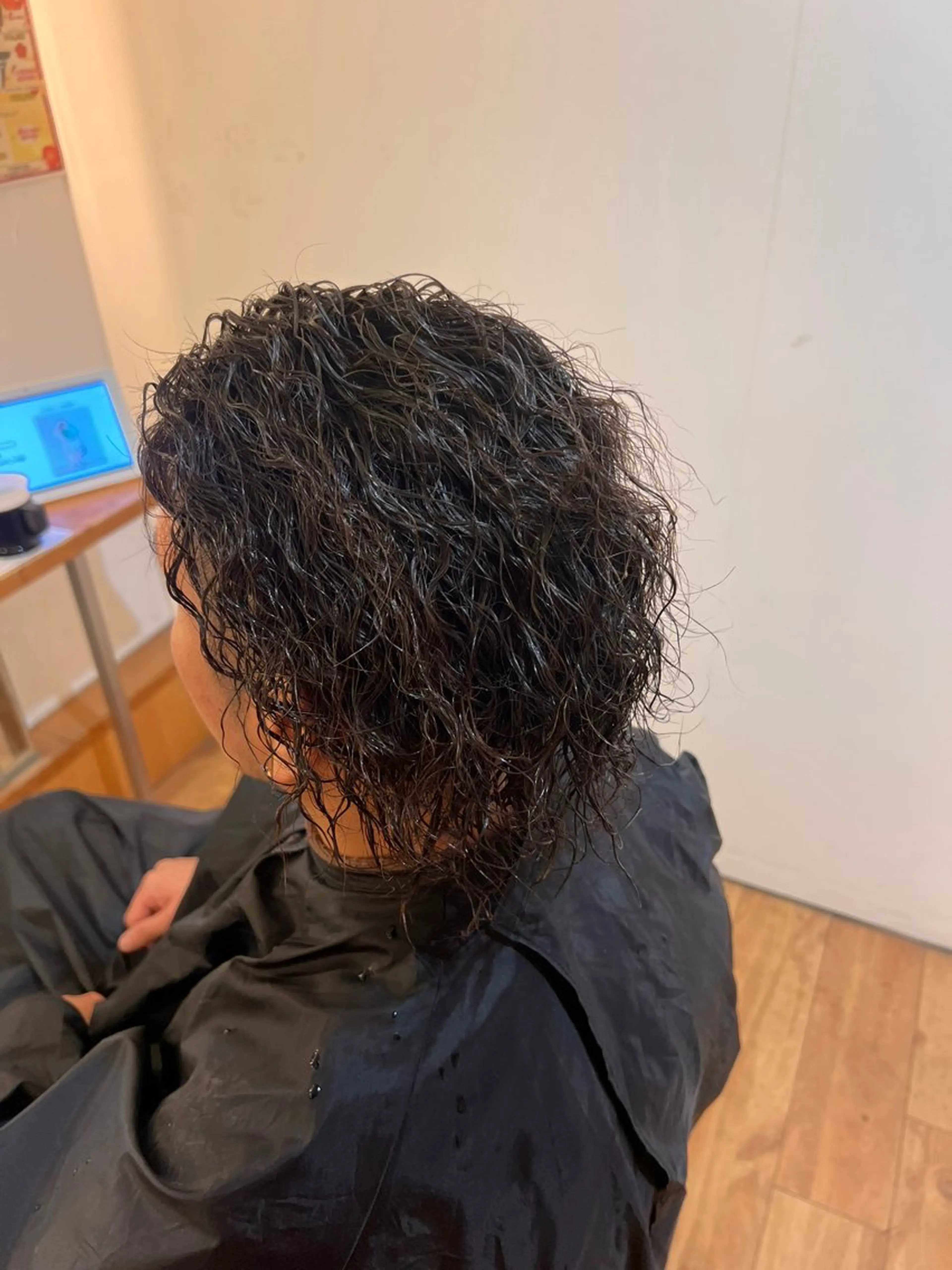 ミディアム パーマ メンズ カット パーマ 湘南のパーマ職人 🔥清水琉葵🔥のヘアスタイル