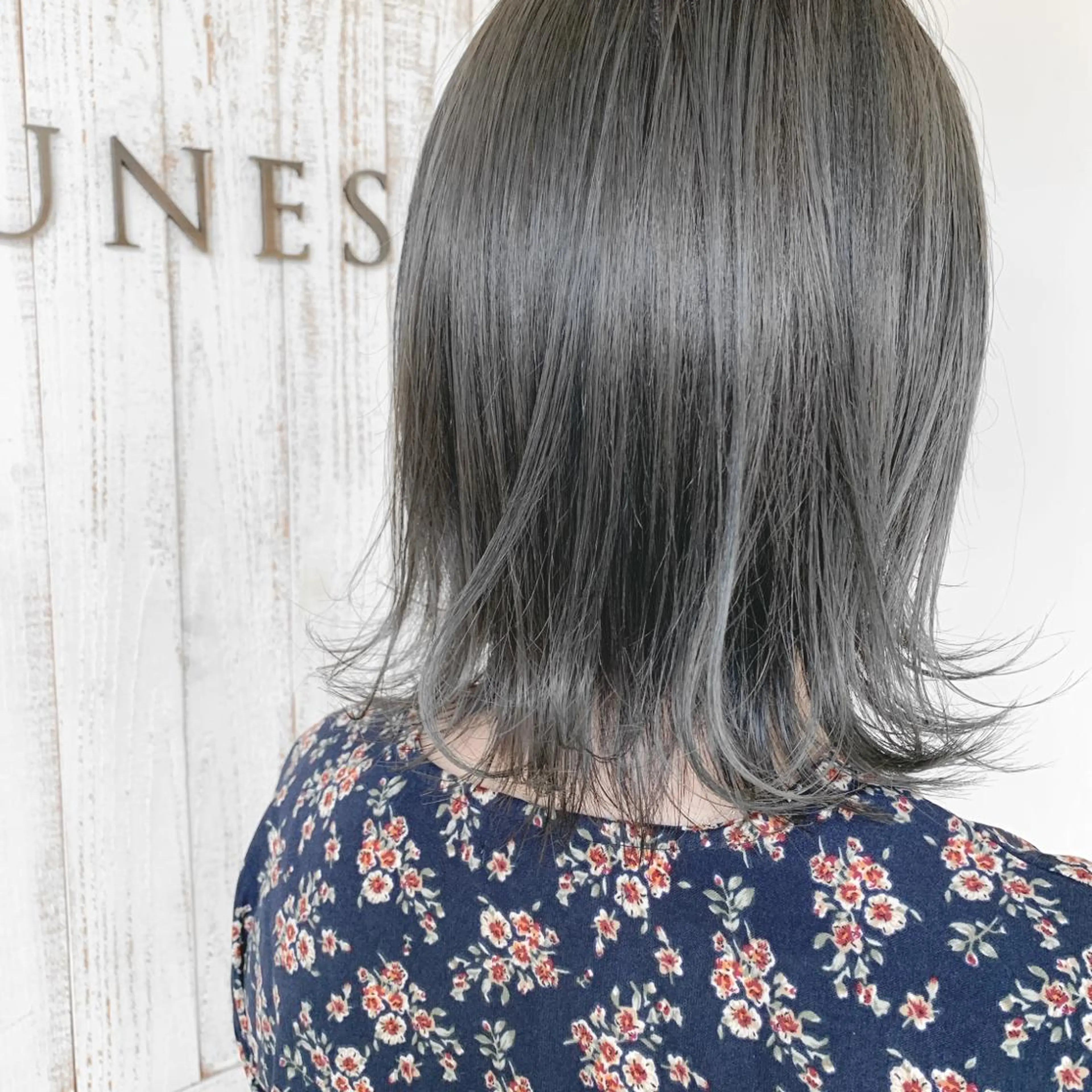 ショート カラー ヘアアレンジ ブリーチ グレージュ ボブ 外ハネヘア カット ヘアカラー トリートメント JYUNESU表参道所属・似合わせhair🔸 アサダ　タカコ🔸のヘアスタイル