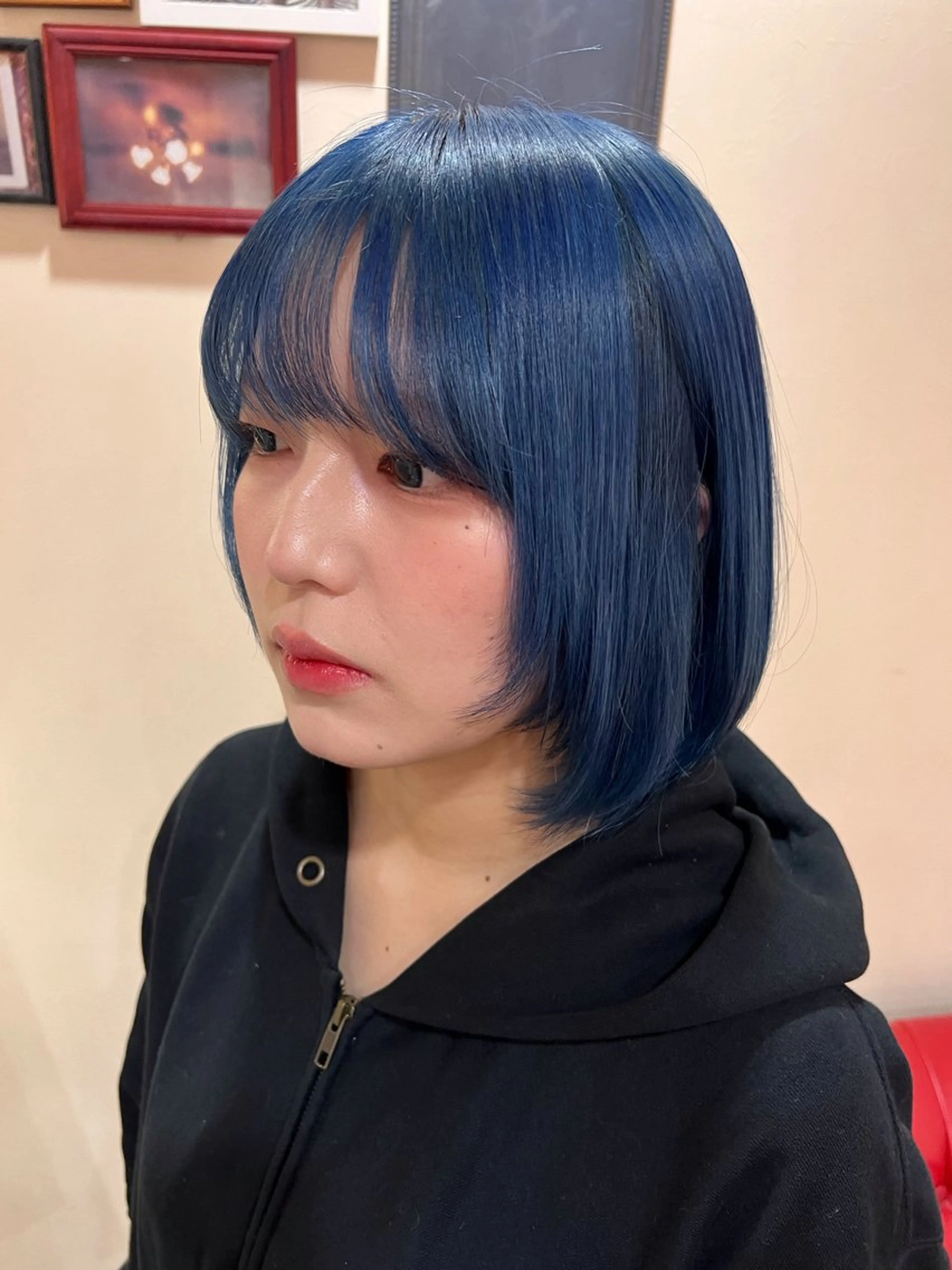 ミディアム カラー イヤリングカラー hair&space velon所属・推しカラー🫧 サーシャのヘアスタイル