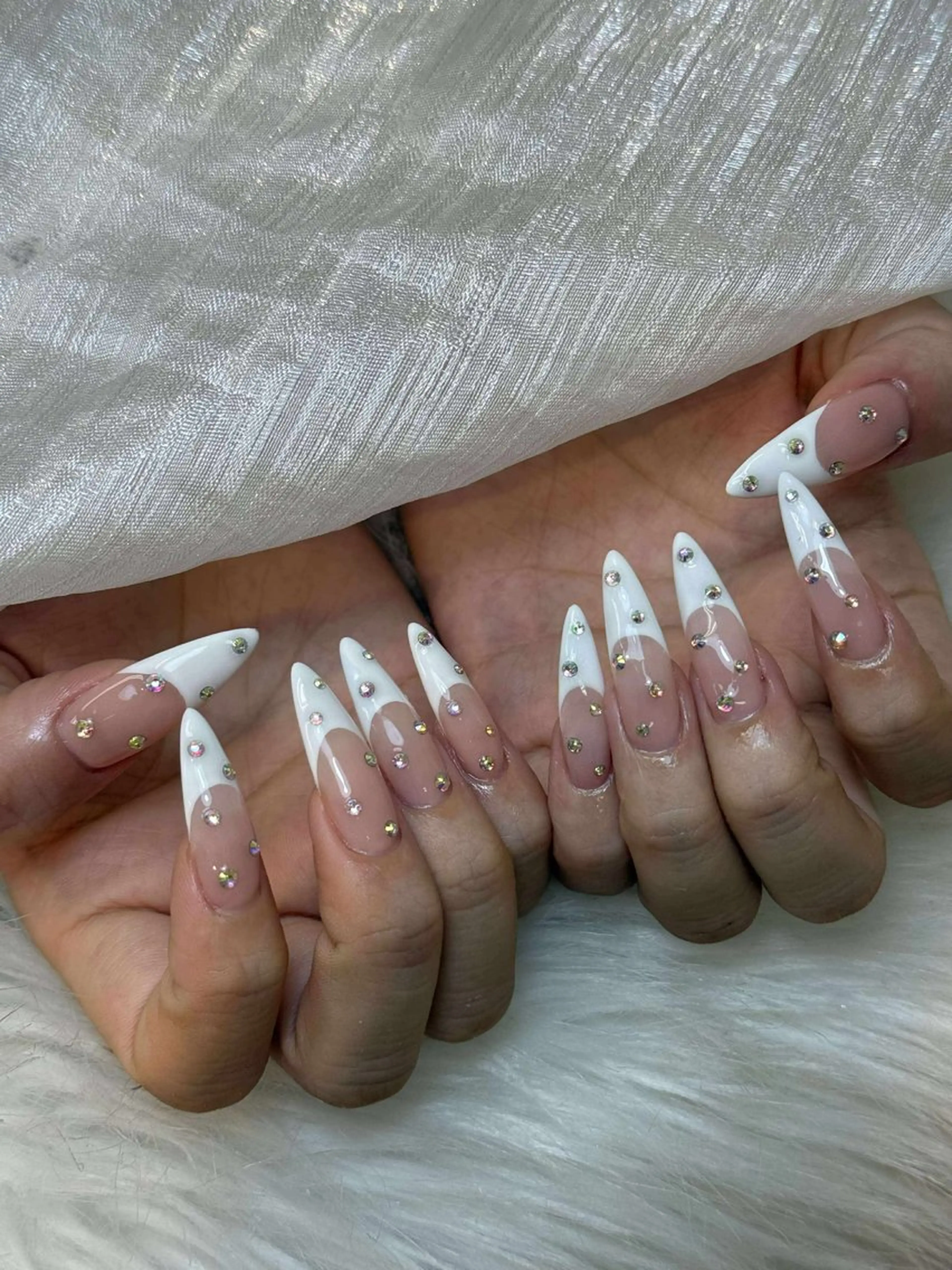 ネイル チークネイル ハート ホログラムネイル ミラーネイル ニュアンスネイル ハンドネイル Nie Nail Shinokuboのネイルデザイン