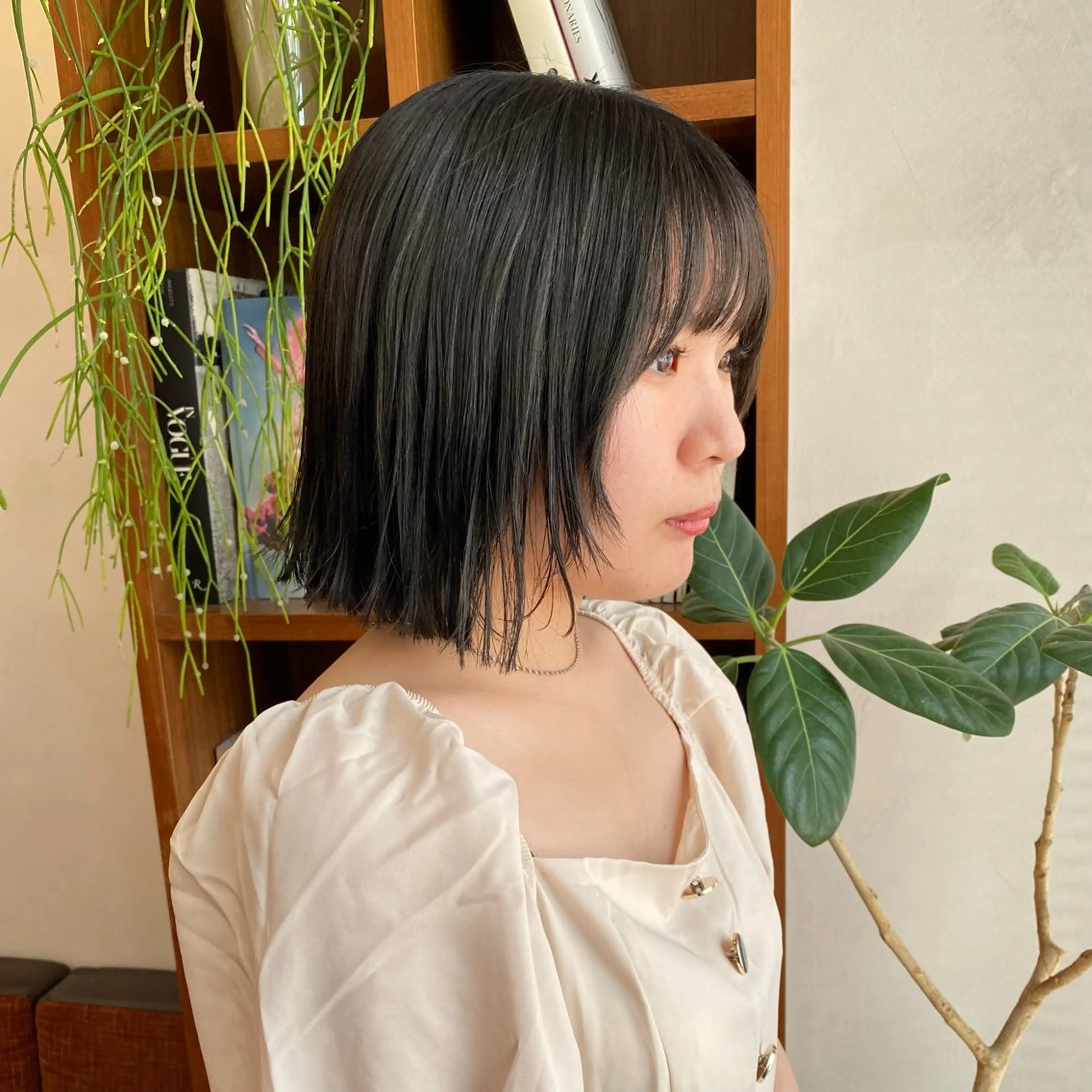 ショート カラー 切りっぱなしボブ ボブ 顔まわりレイヤー レイヤーカット カット ヘアカラー トリートメント Paddle所属・似合わせレイヤー/ レイヤーパーマ/高倉のヘアスタイル