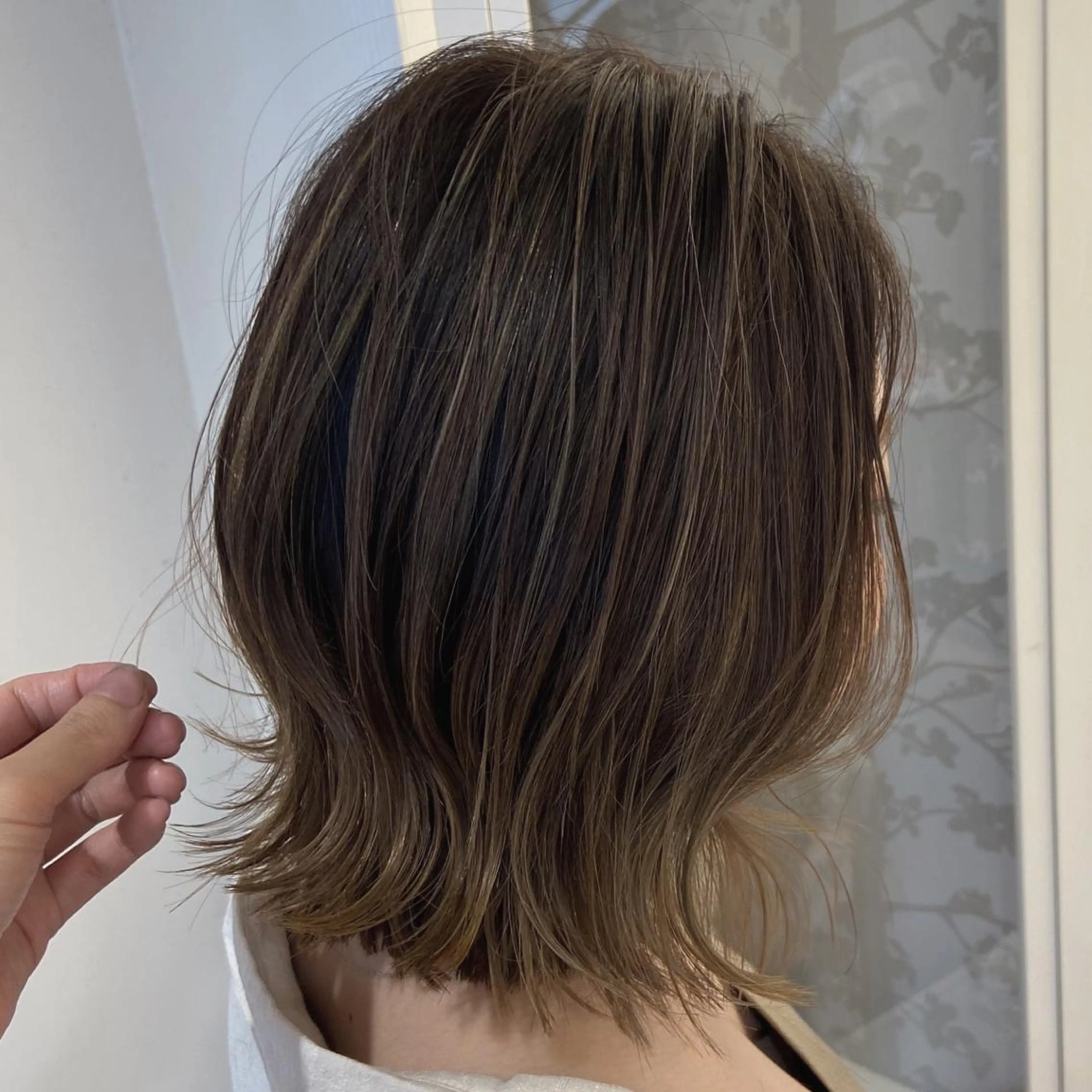 ショート ハイライト 峯 志帆のヘアスタイル