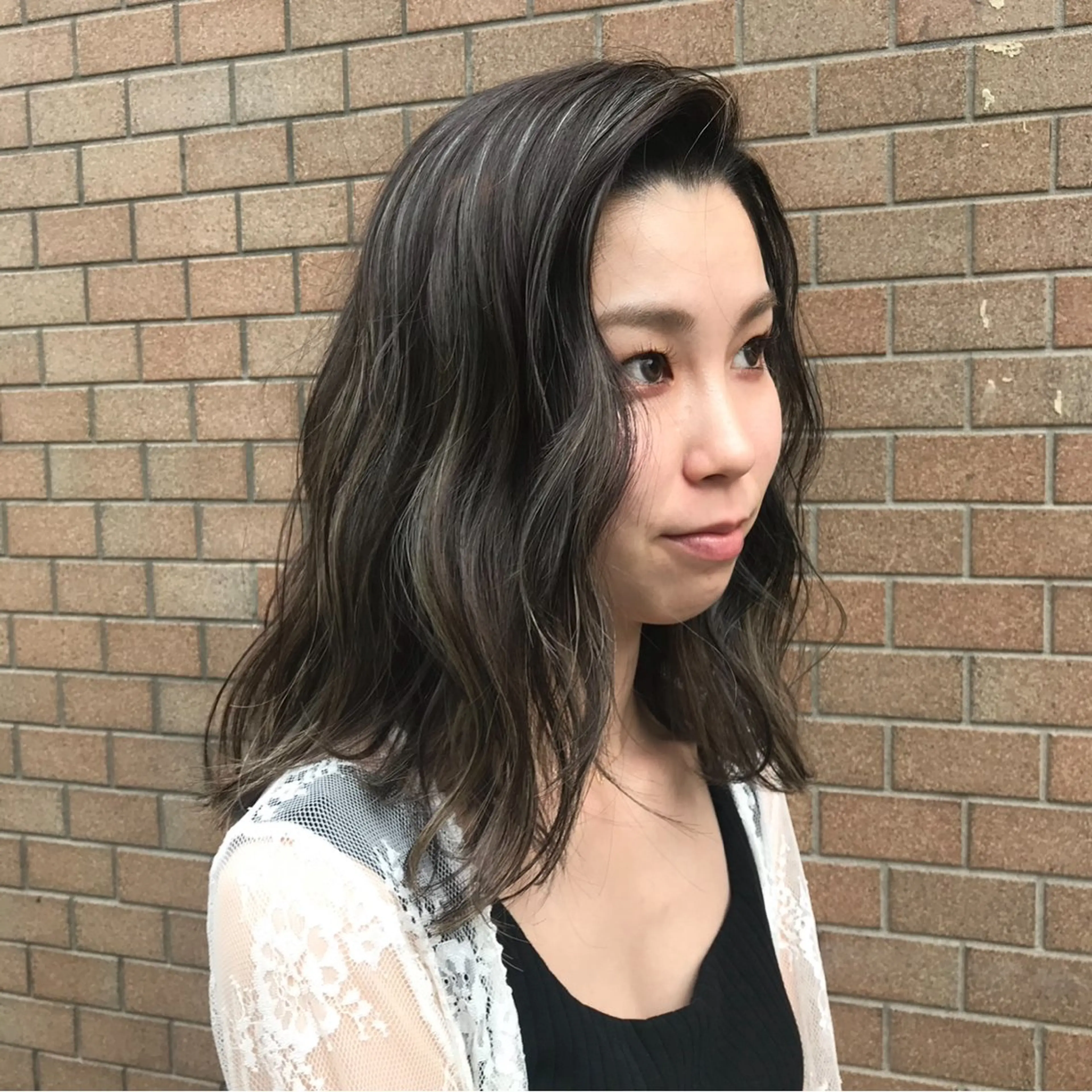 セミロング カラー アッシュ ハイライトカラー ハイライト カット ヘアカラー トリートメント icie所属・大阪ヴィーガンサロン KANAKOのヘアスタイル