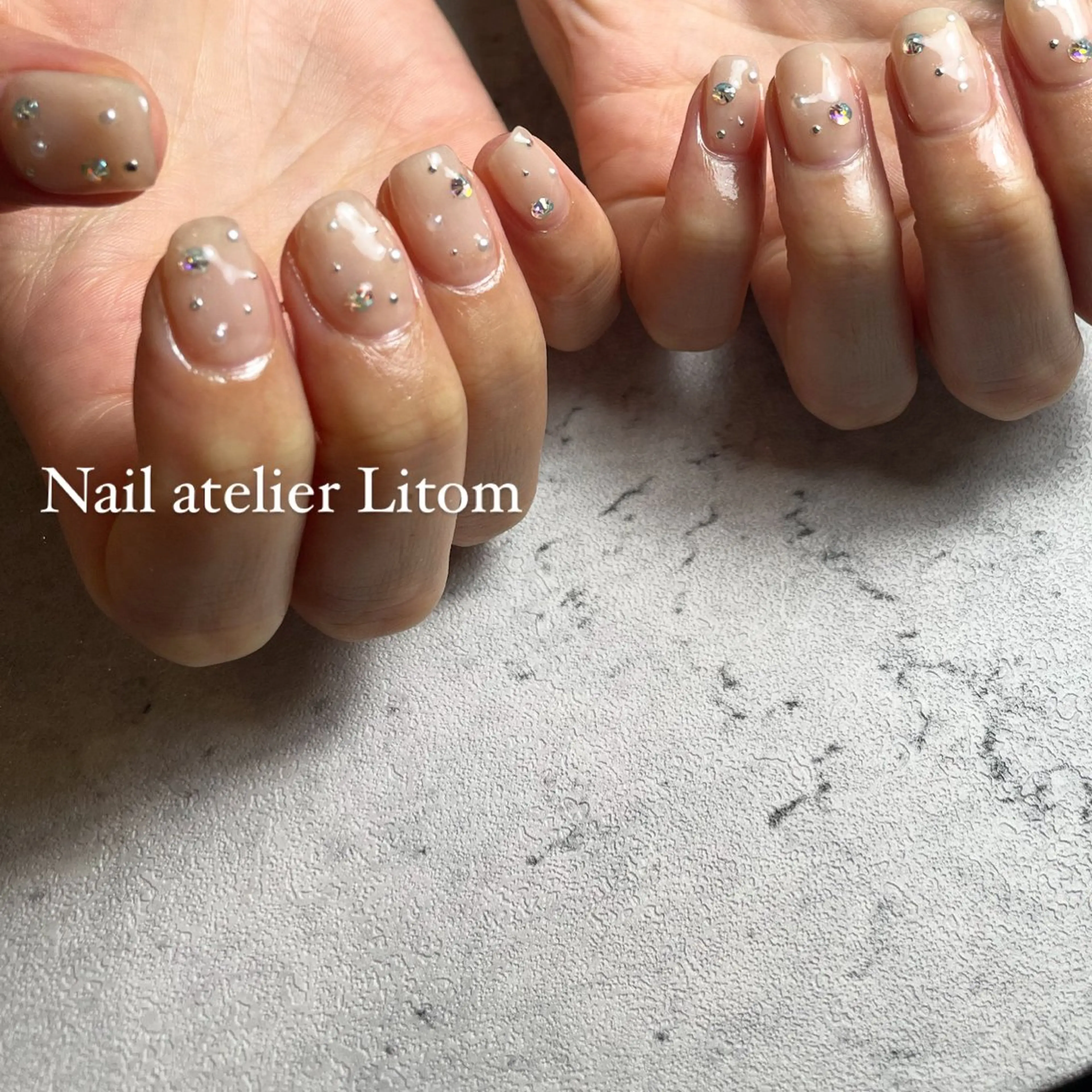 ネイル カジュアル ストーンネイル Nail atelier Litom【ネイルアトリエリトム】所属・相模原駅前ネイル リトム【Tomo】のネイルデザイン
