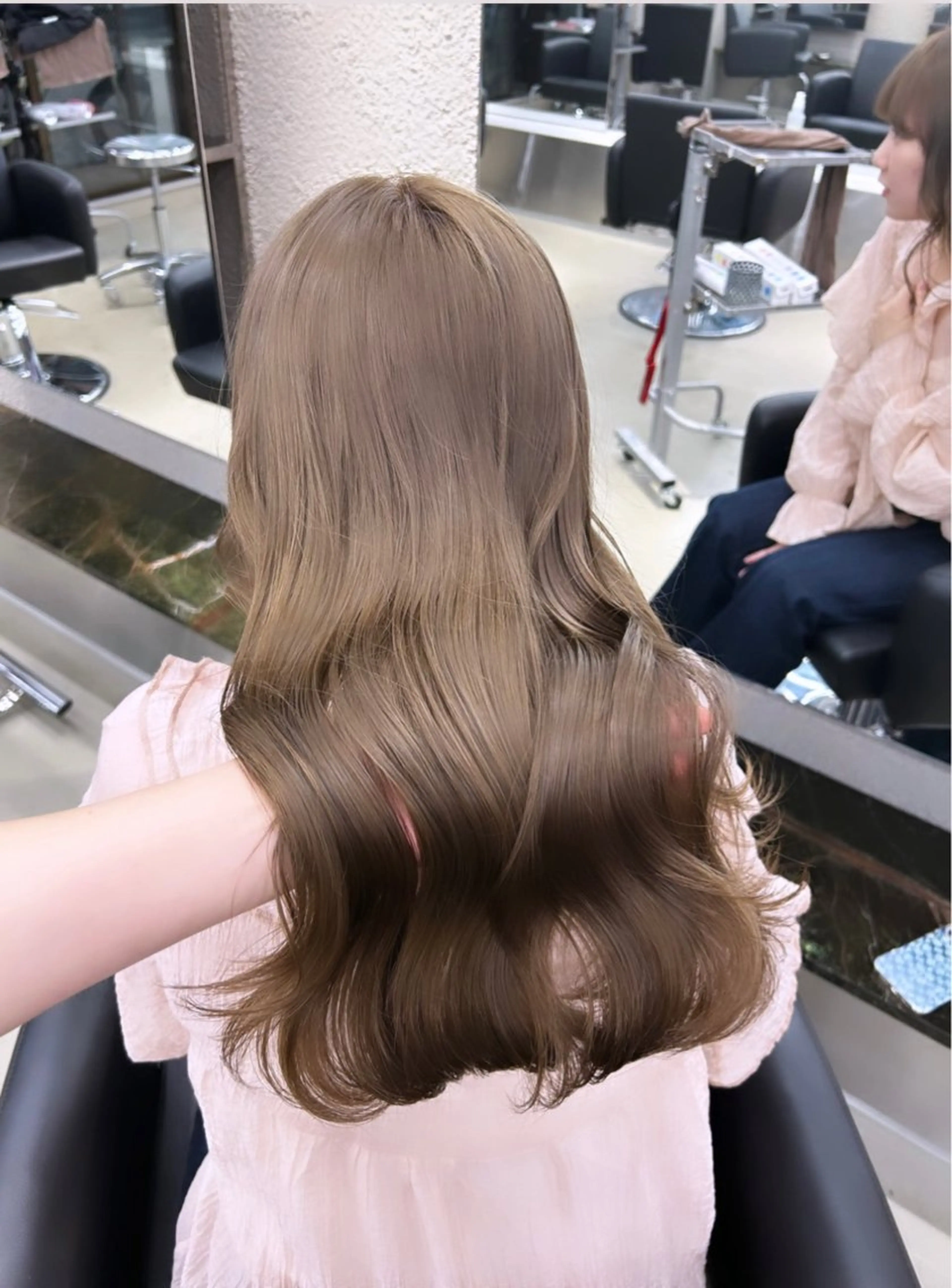 ロング カラー 韓国風ヘア 名古屋栄♡PELE 上品な透明感ベージュのヘアスタイル