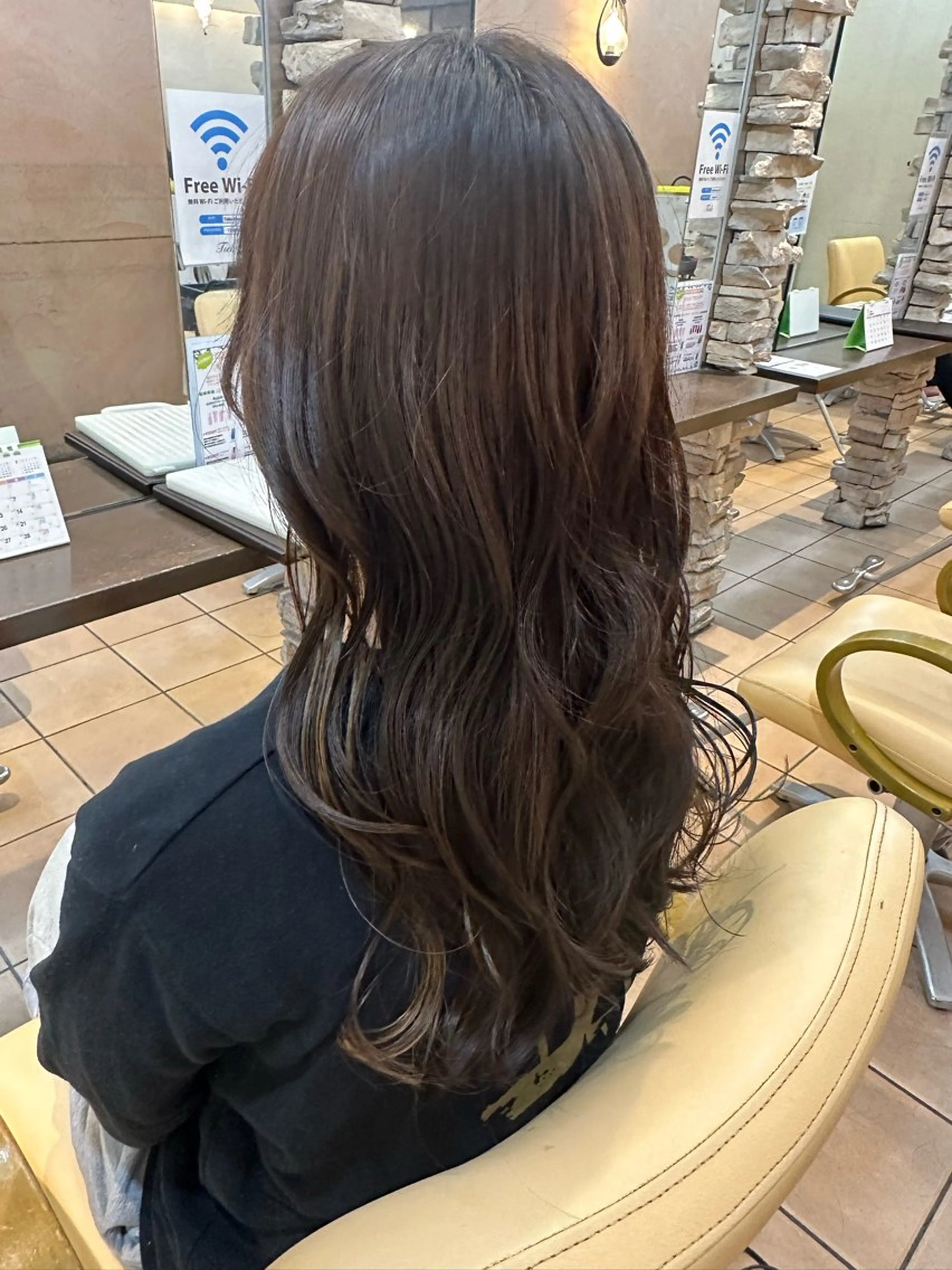 セミロング Lee高槻所属・青野 葵のヘアスタイル