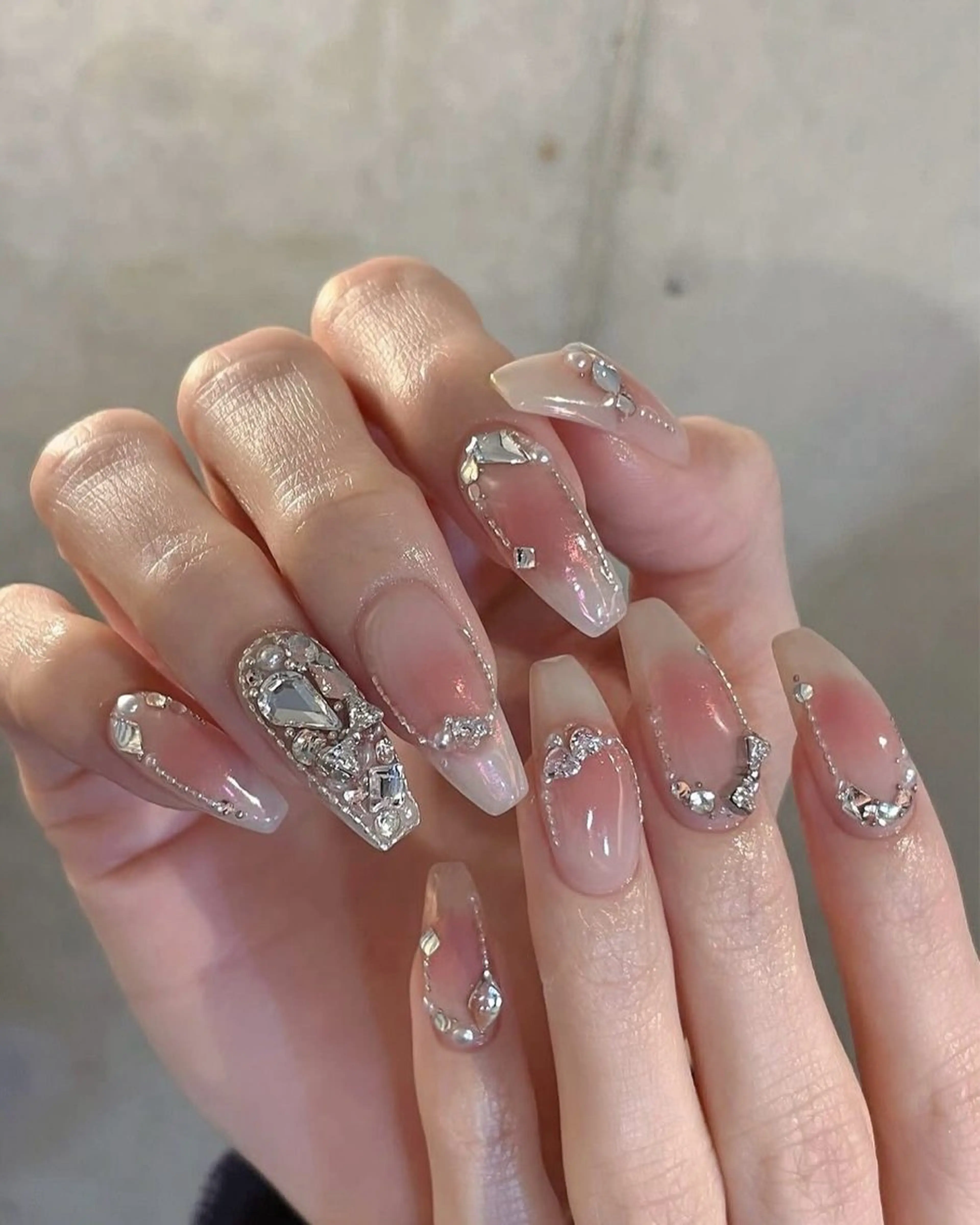 ネイル チークネイル フレンチネイル グラデーション 韓国ネイル マグネットネイル Hana nail所属・Hana Nailのネイルデザイン