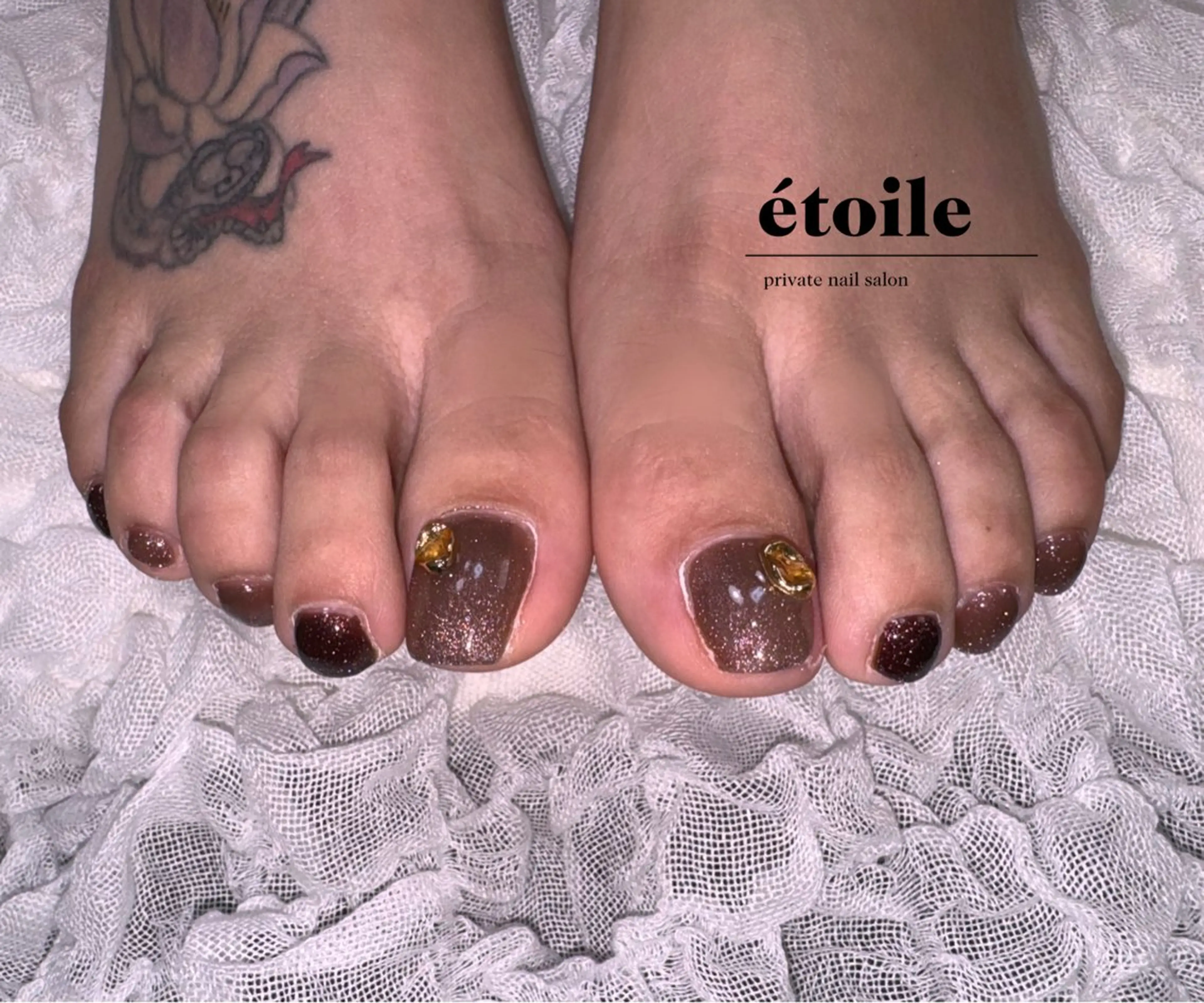 ネイル フラッシュネイル フラッシュマグ キラキラネイル フットネイル étoile ｜ayaのネイルデザイン