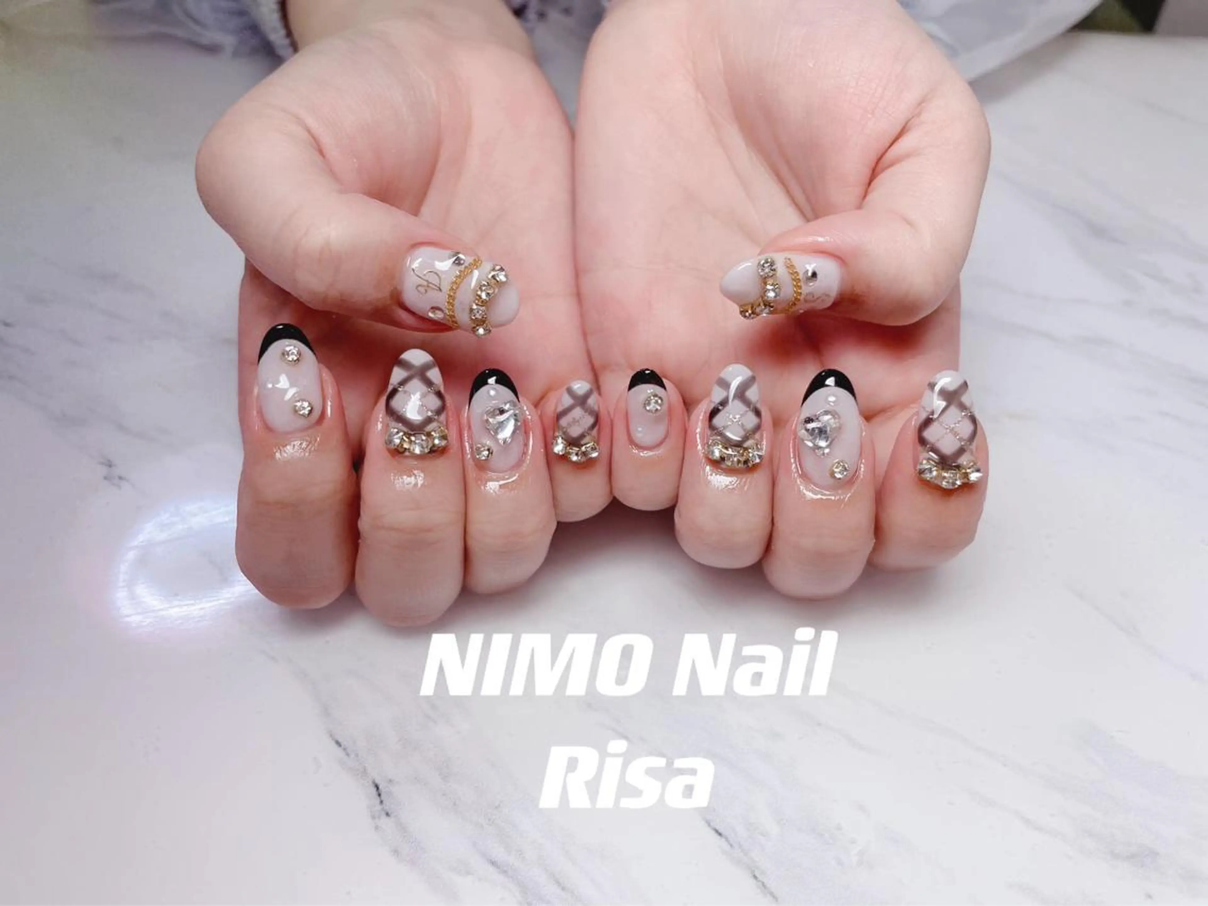 ネイル ハンドネイル RI SA☀️ リサのネイルデザイン