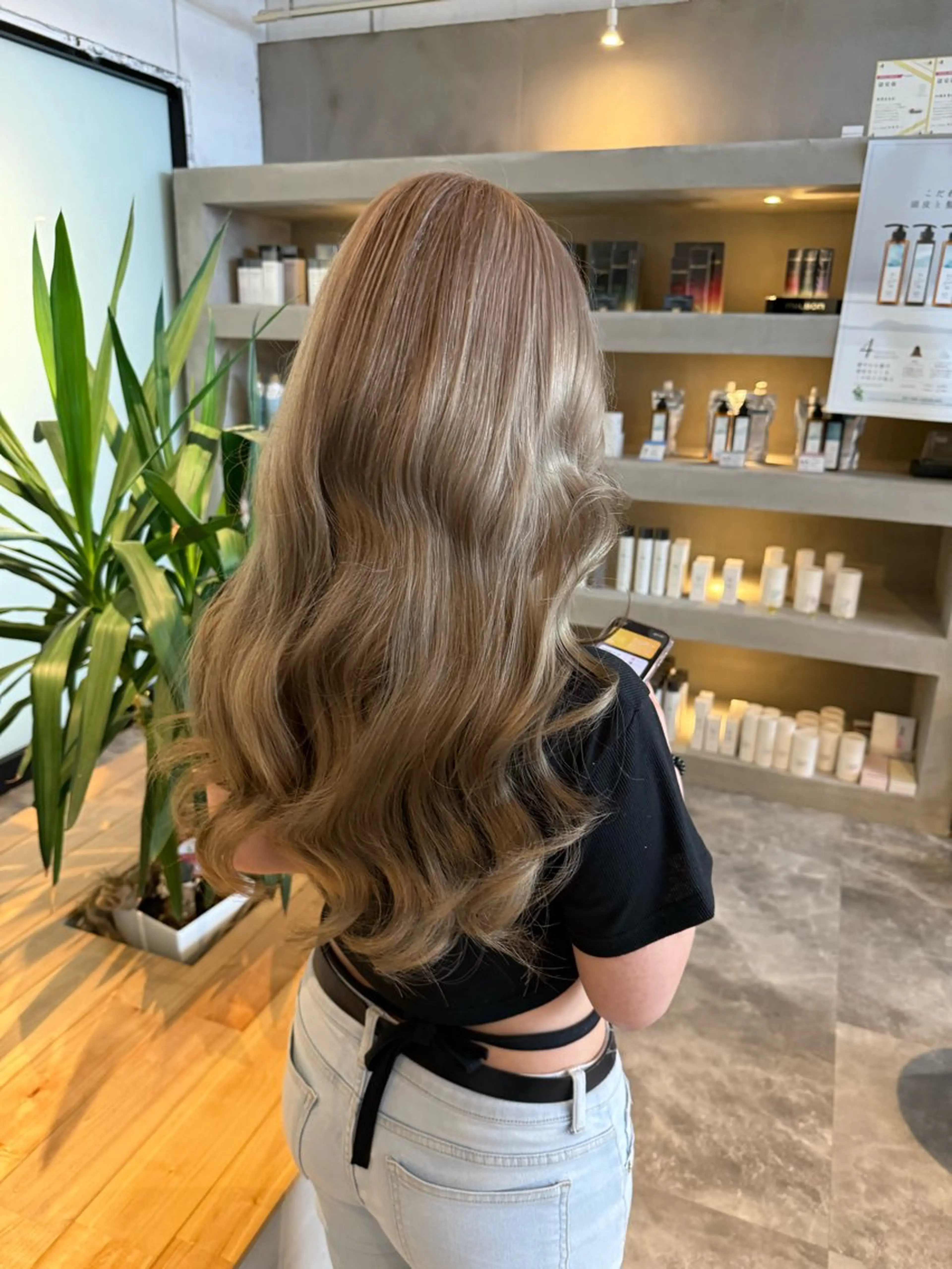 【minimo限定】🌴ブリーチカラー⚠️ブリーチ1回➕オンカラー・ご新規様限定※追加ブリーチ→プラス料金がかかりますの写真