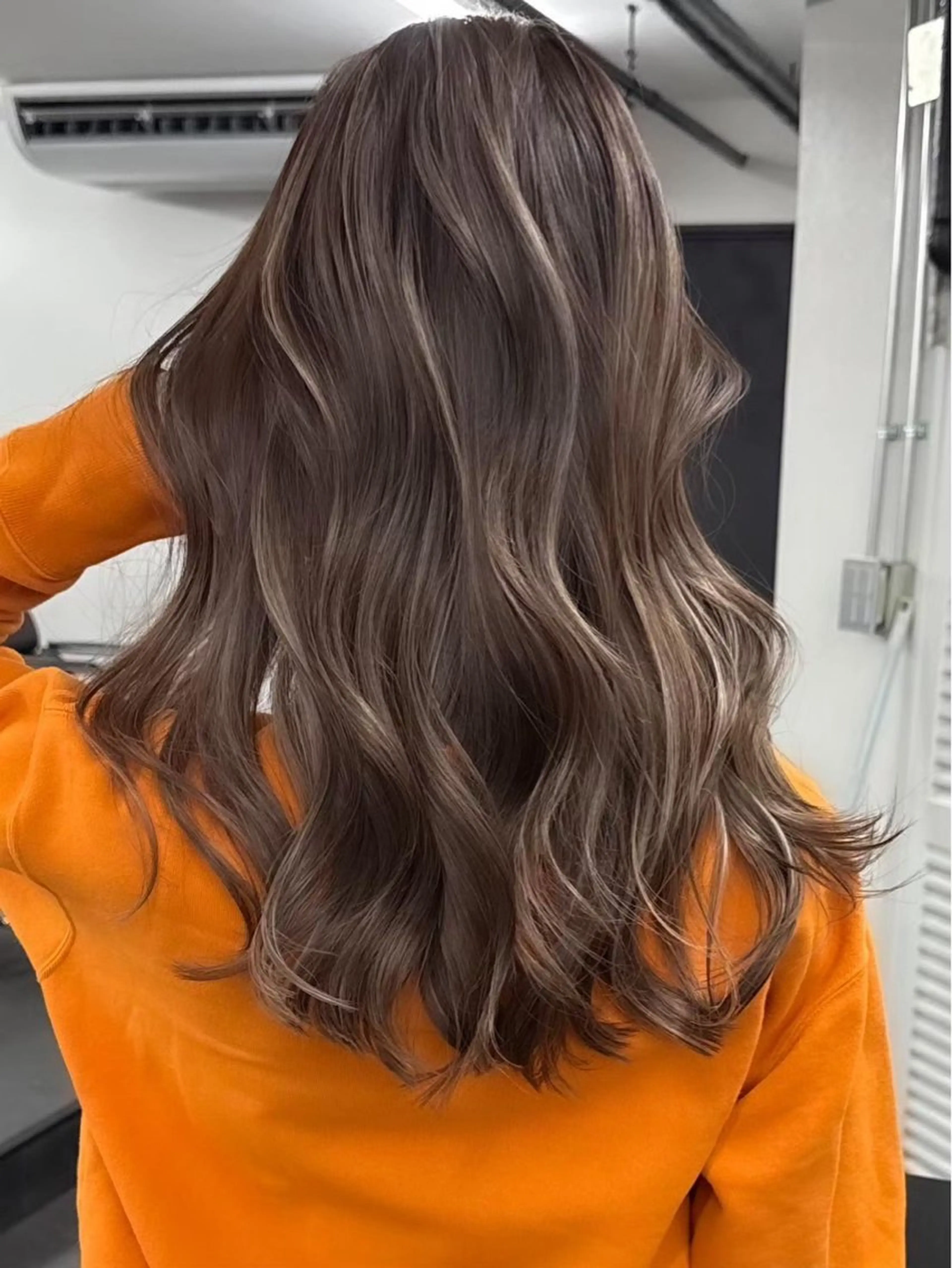 ロング カラー ヘアカラー ハイトーン✨艶髪 💘💘凛太郎💘のヘアスタイル