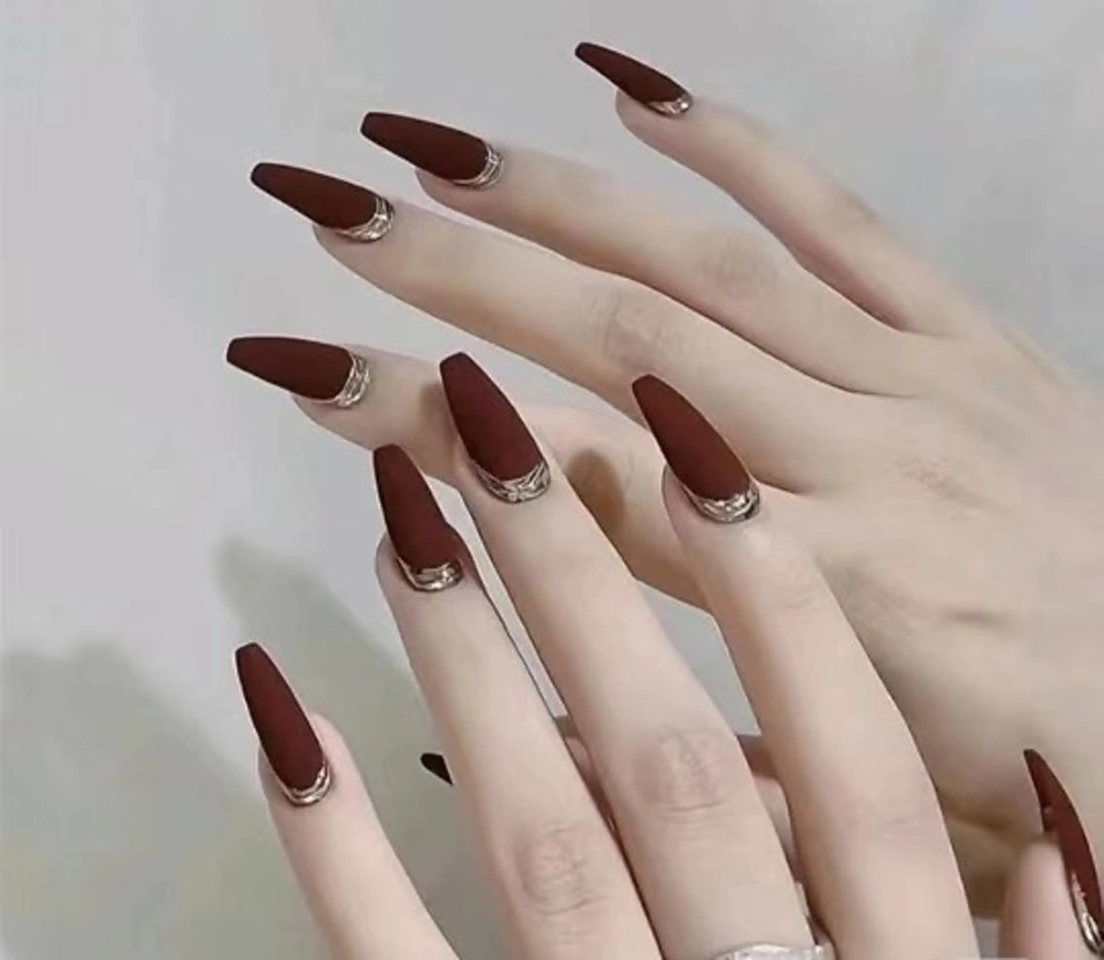 ネイル ブラウン 長さ出し フットネイル ジェルネイル マグネットネイル AB マツエクネイルサロンのネイルデザイン