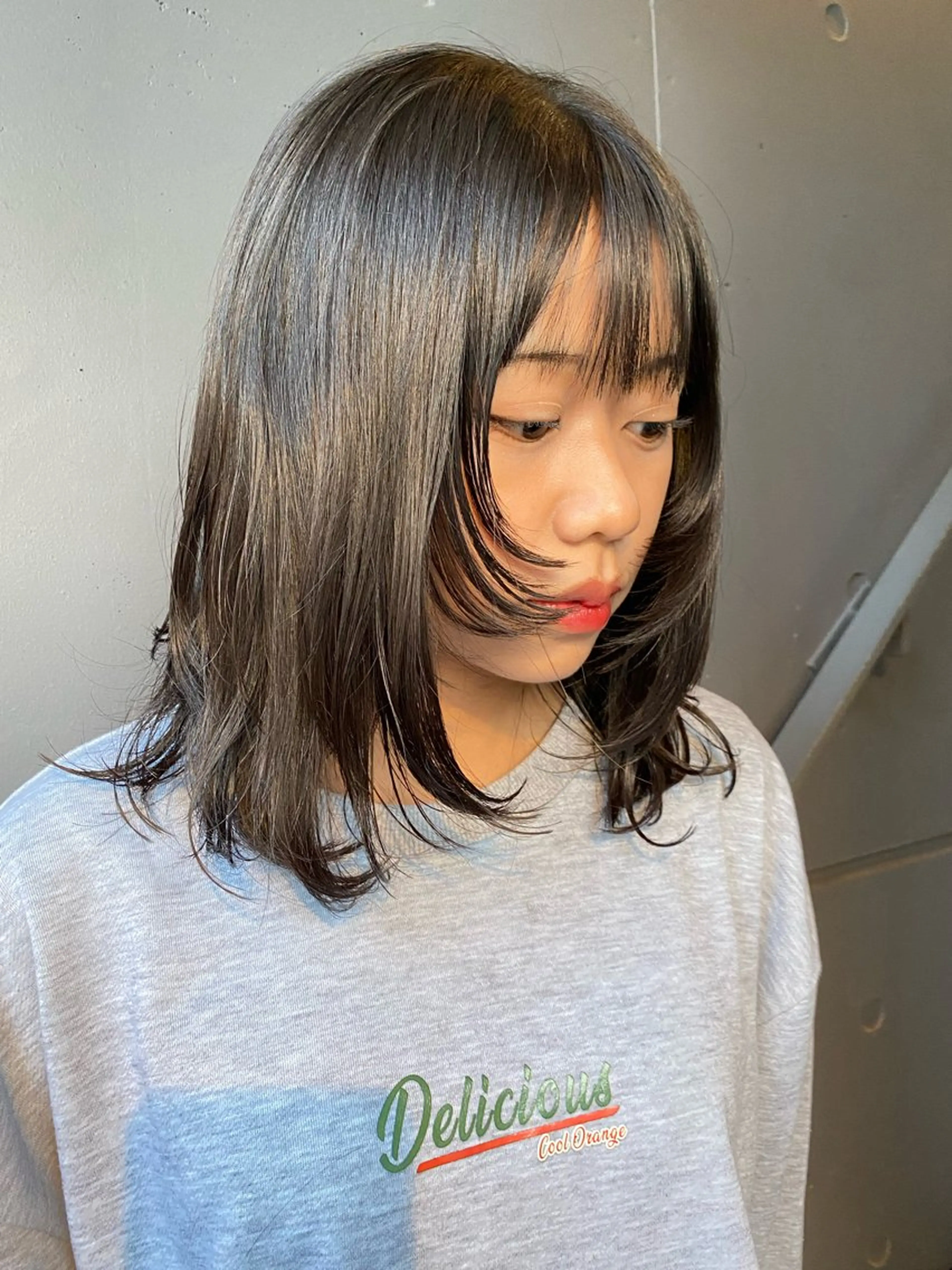 ミディアム 顔まわりレイヤー 顔周りカット レイヤーカット カット hina💟 透明感カラーのヘアスタイル