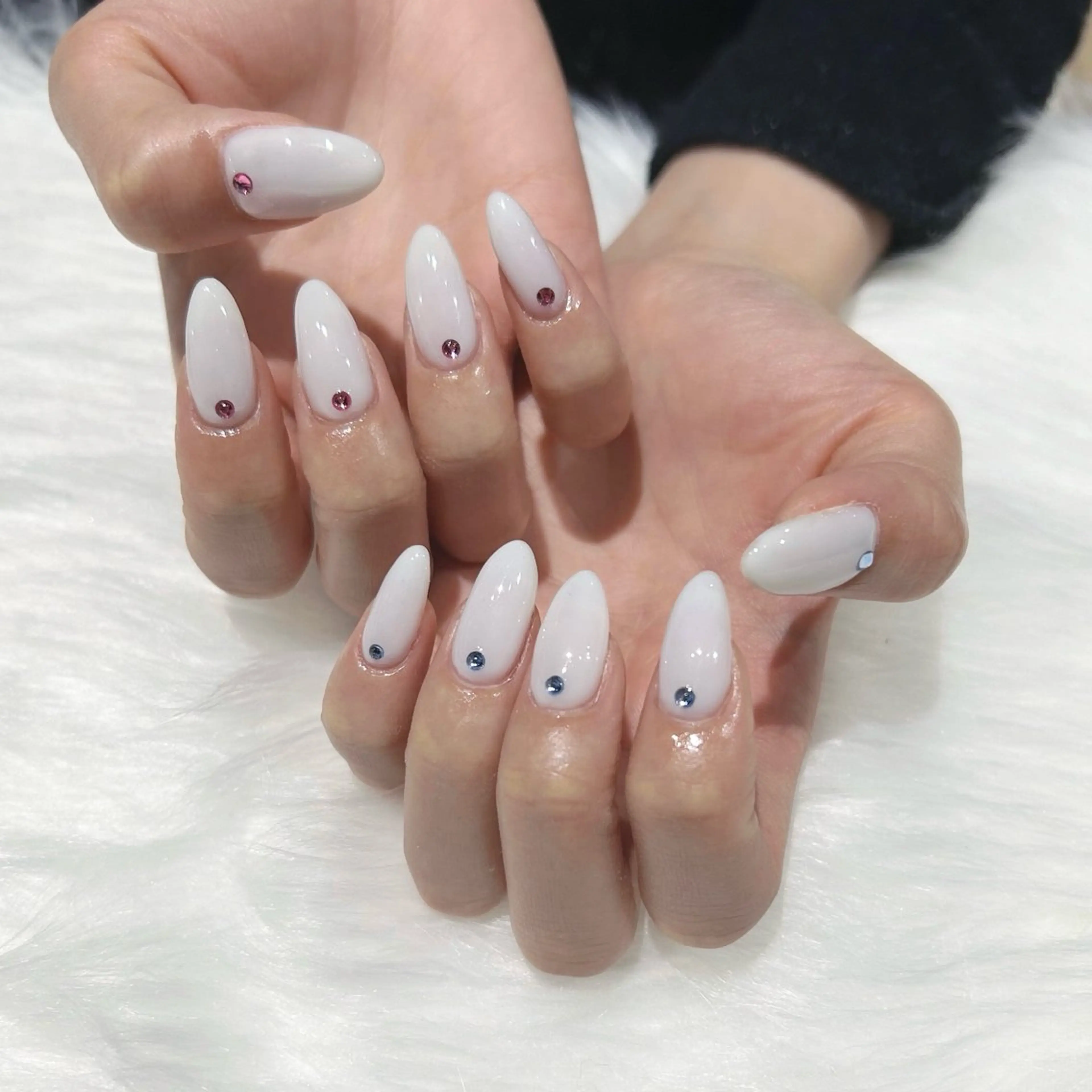 ネイル ワンカラーネイル シンプルネイル 春ネイル ホワイト ハンドネイル Keli Nailのネイルデザイン