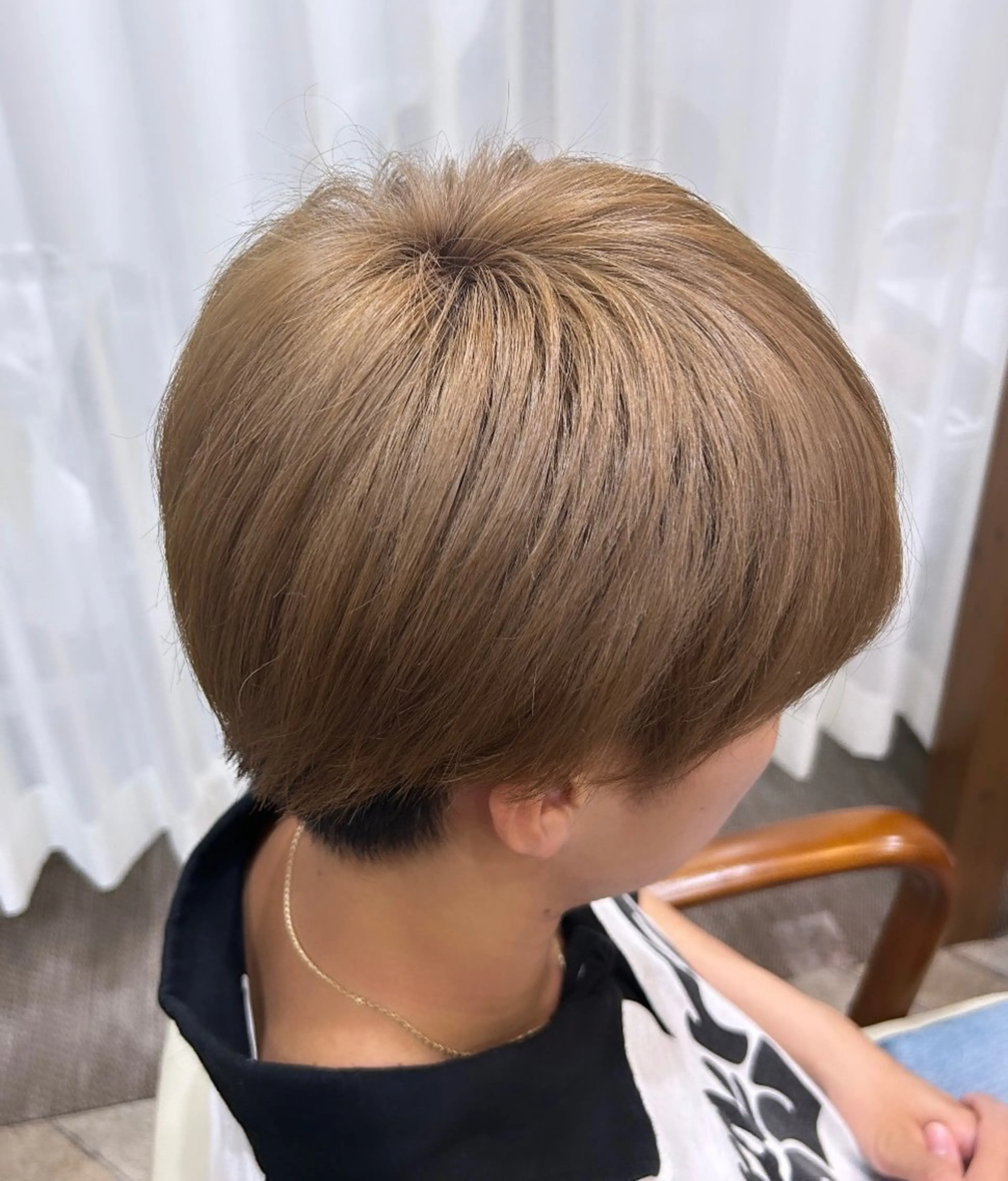 カラー ベージュカラー ブリーチ ミルクティーベージュ ルシア東三国店所属・akane 東三国のヘアスタイル