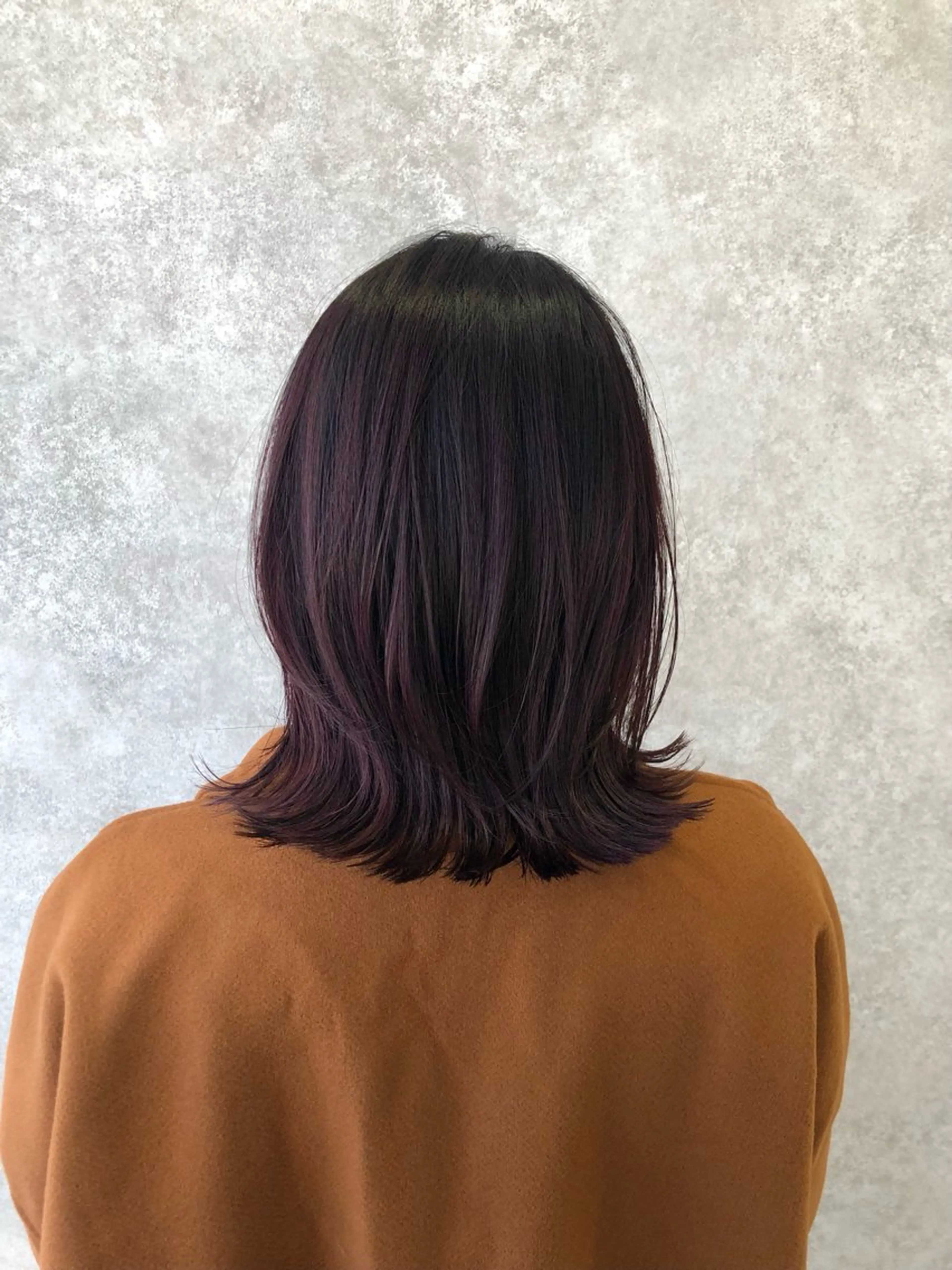 セミロング くびれヘア レイヤーカット 小顔カット カット ヘアカラー 飛田 由貴のヘアスタイル