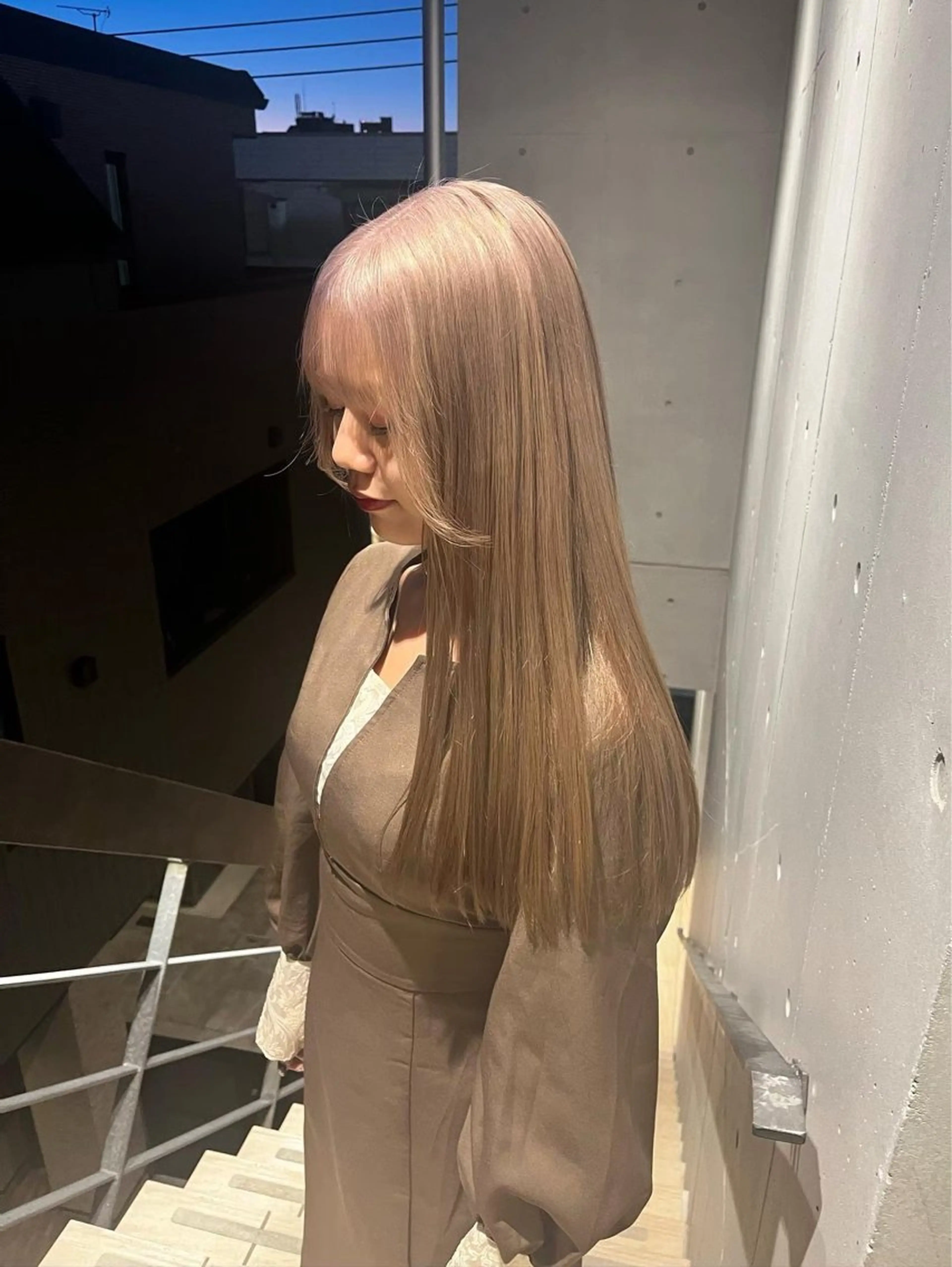 ロング カラー ブリーチ 韓国ヘアハイトーン 👾はちす👾のヘアスタイル