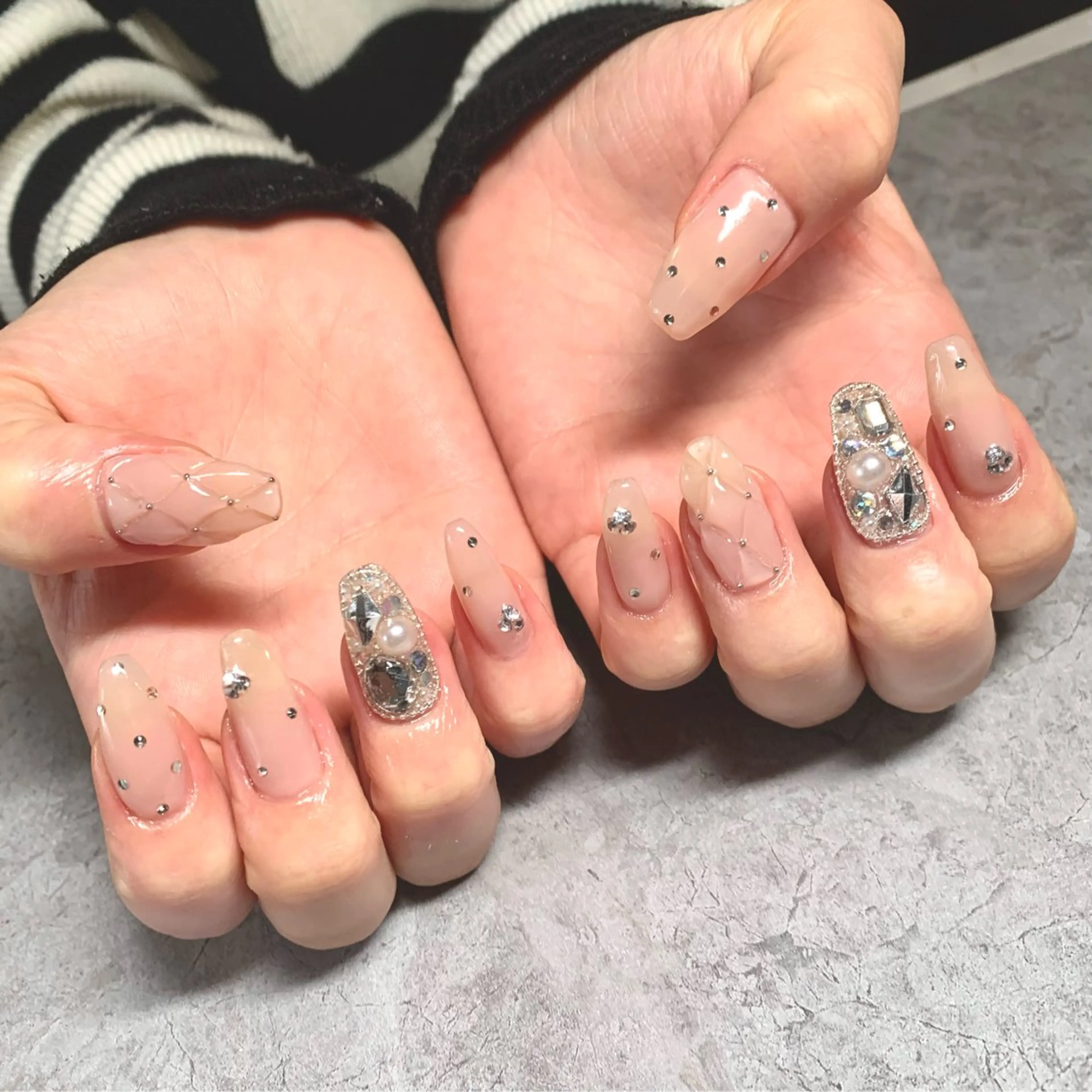 ネイル キラキラネイル 春ネイル ワンホンネイル ハンドネイル Nail Salon Lillion【リリオン】所属・lillion karenのネイルデザイン