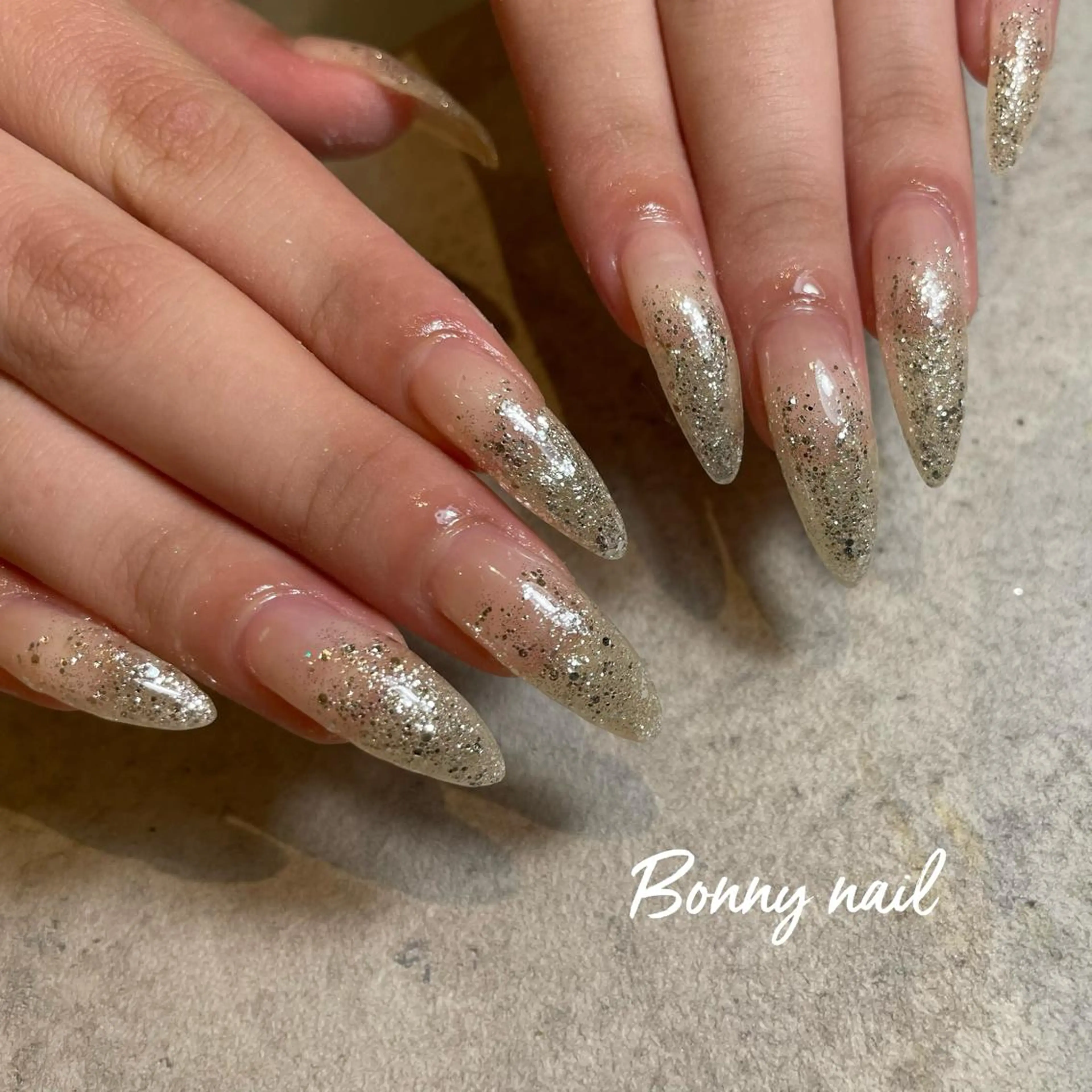 ネイル グラデーション ラメ(グリッター) ラメグラデーション ココ美ネイルサロン所属・BONNY NAIL 【えみか】のネイルデザイン