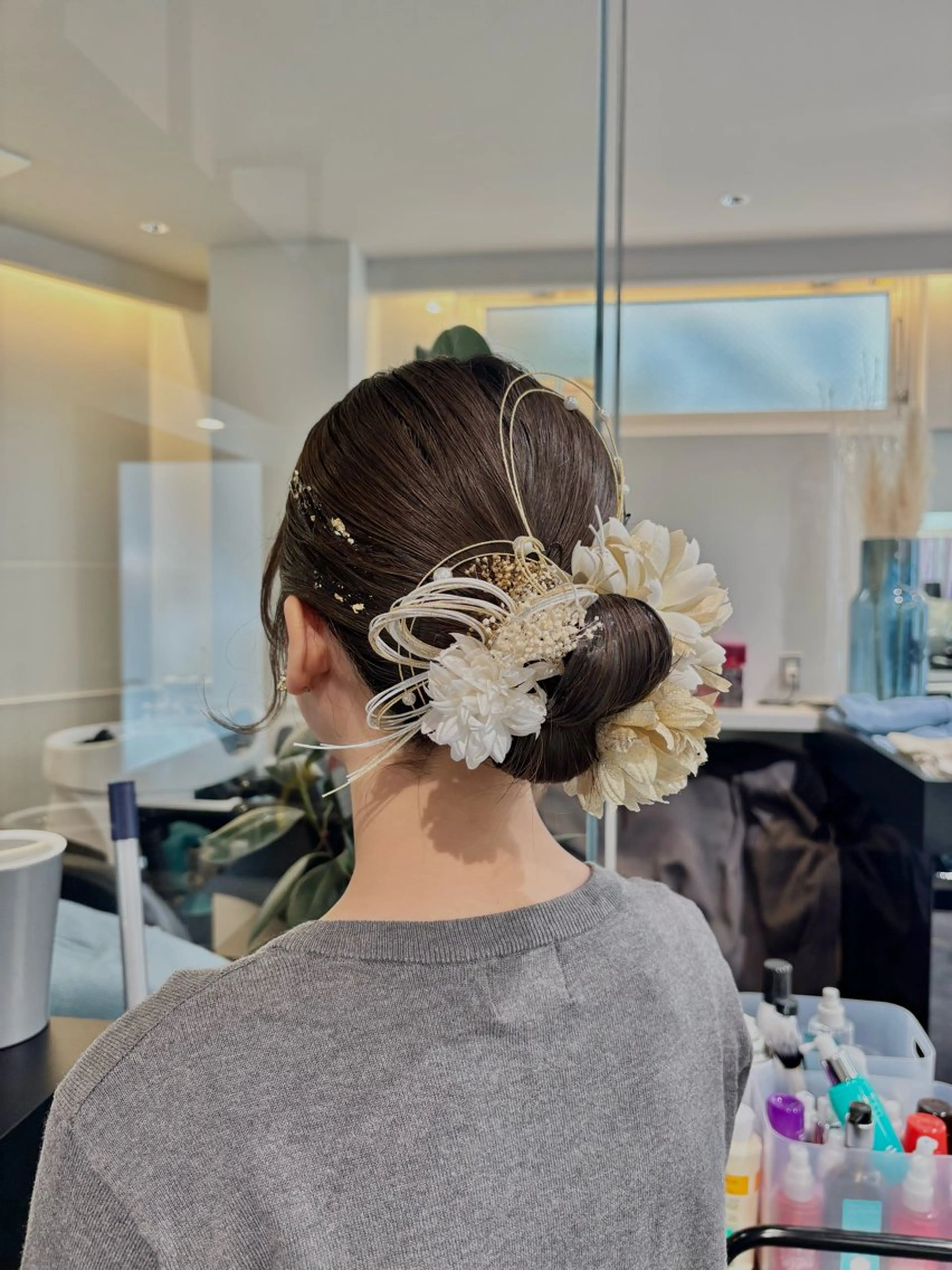 ミディアム ヘアアレンジ 結婚式・ブライダル 卒業式のヘアスタイル ヘアセット ブリーチなし ダブルカラー/ゆなのヘアスタイル