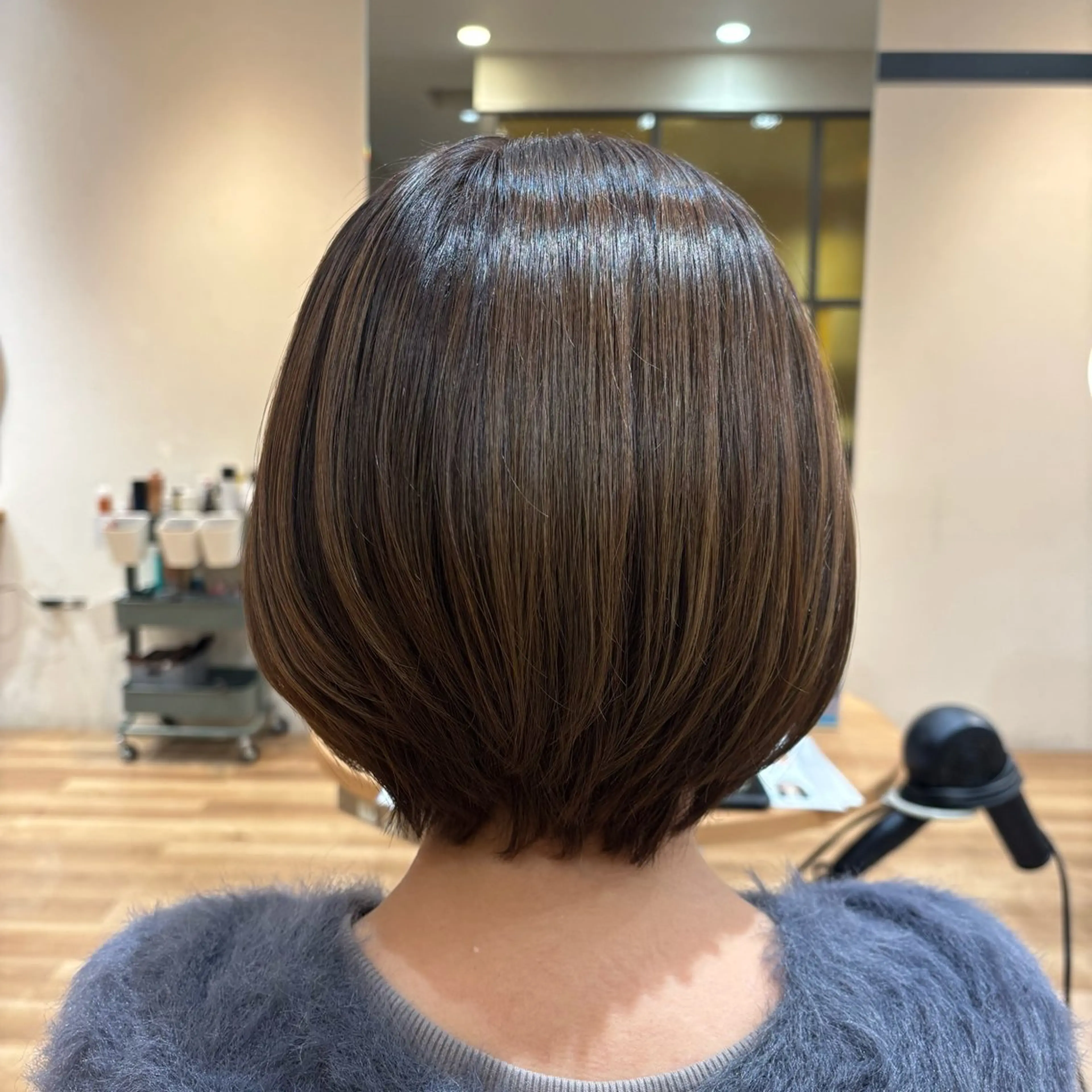 ショート カラー ベージュカラー オリーブベージュ ボブ ショートヘア 小西 七菜子のヘアスタイル