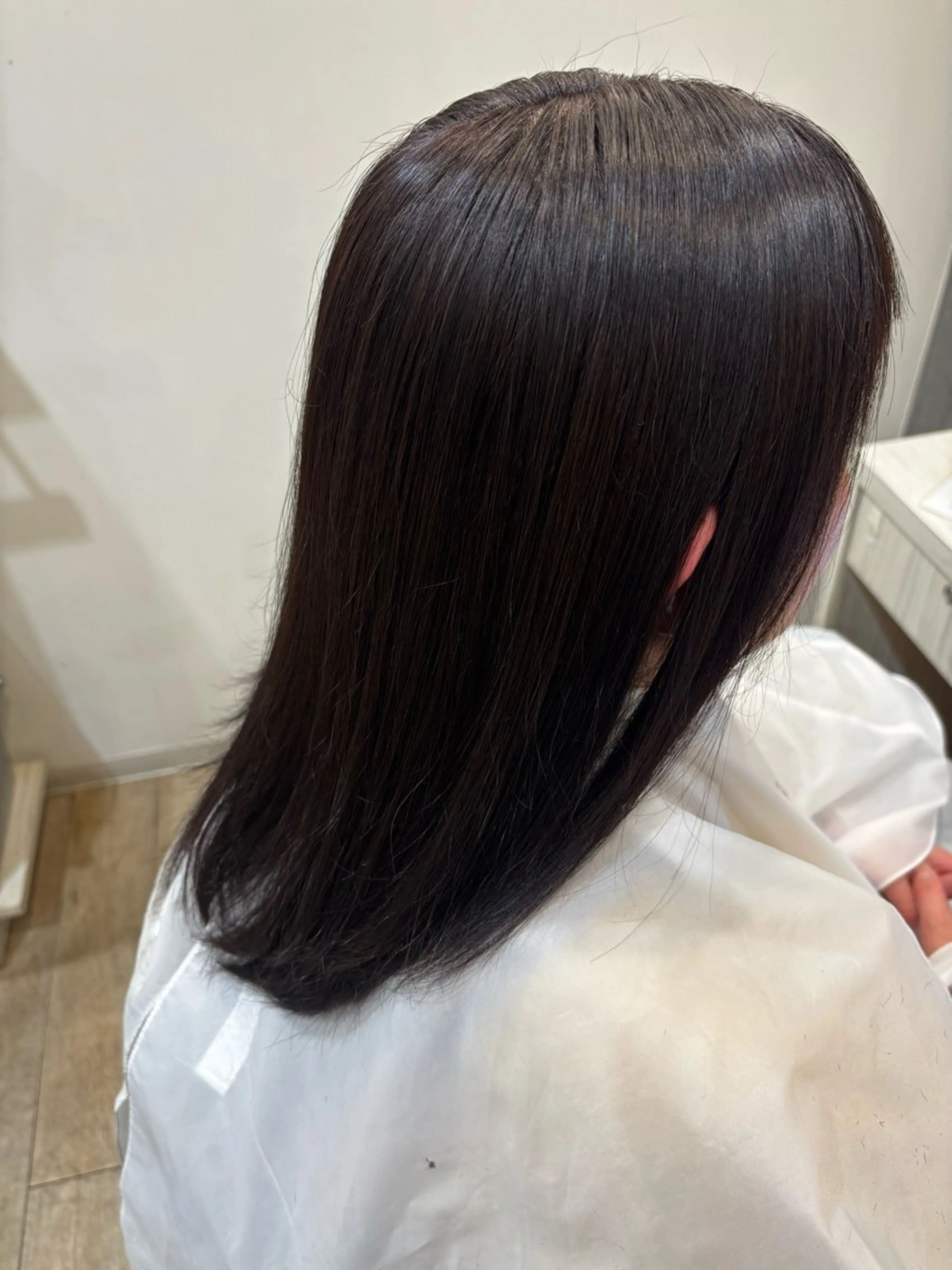 セミロング カラー グレージュ EARTH  高田馬場所属・earth高田馬場 青山のヘアスタイル
