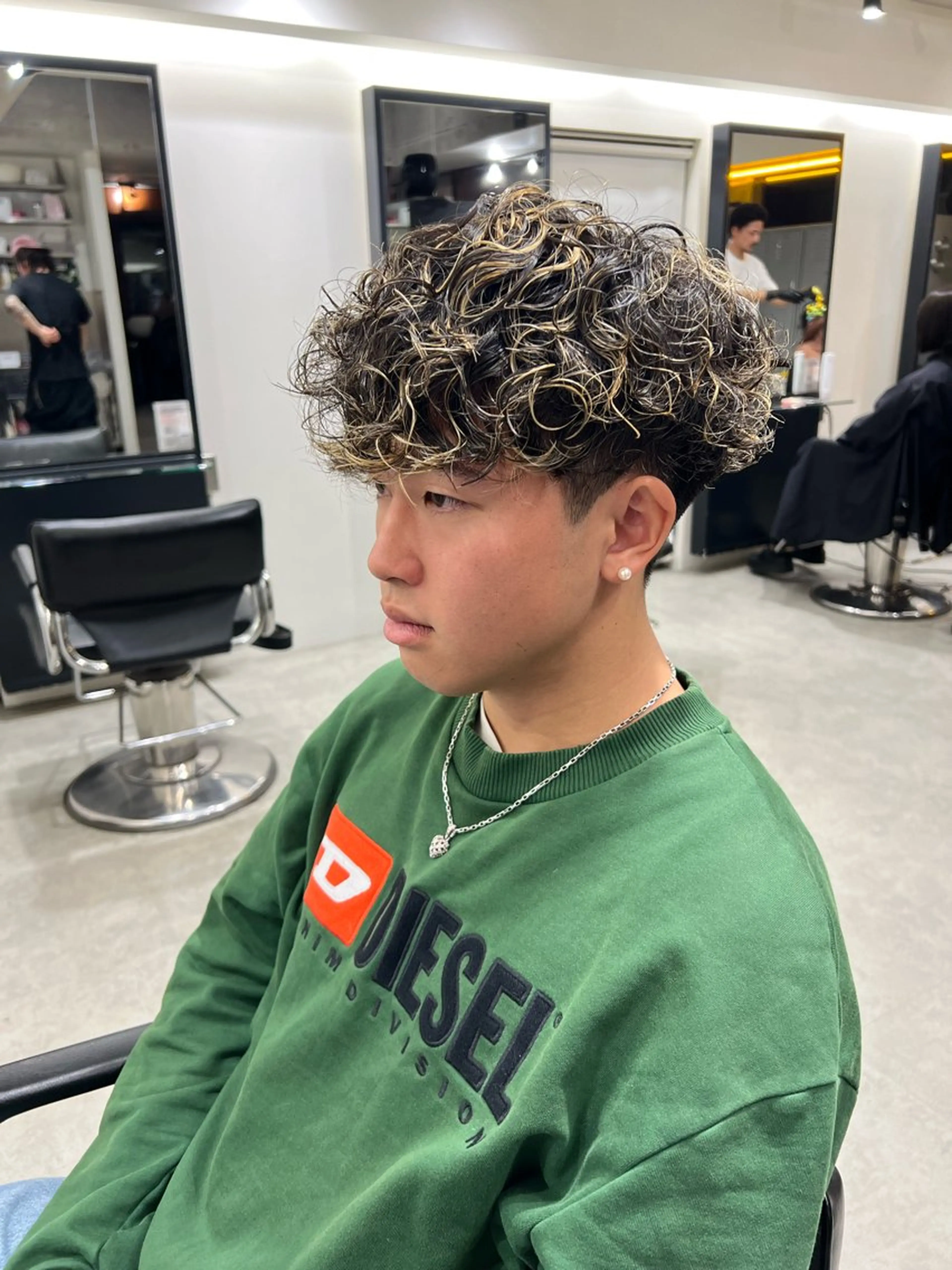 パーマ メンズ fifth神宮前 HIN★T★のヘアスタイル