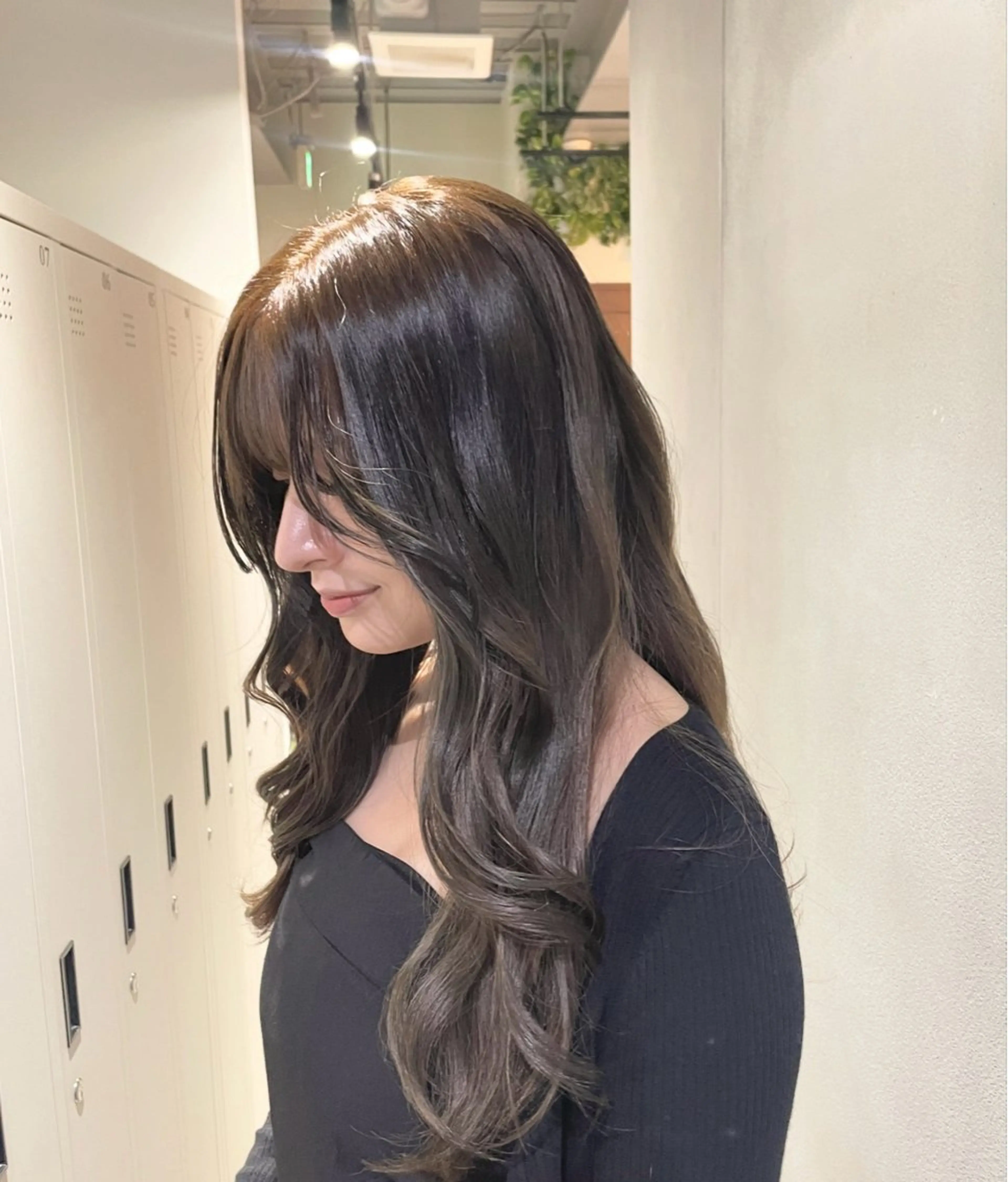 ロング カラー グレージュ オリーブグレージュ オリーブグレー ヘアカラー トリートメント sora/ボブ/ レイヤーカットのヘアスタイル