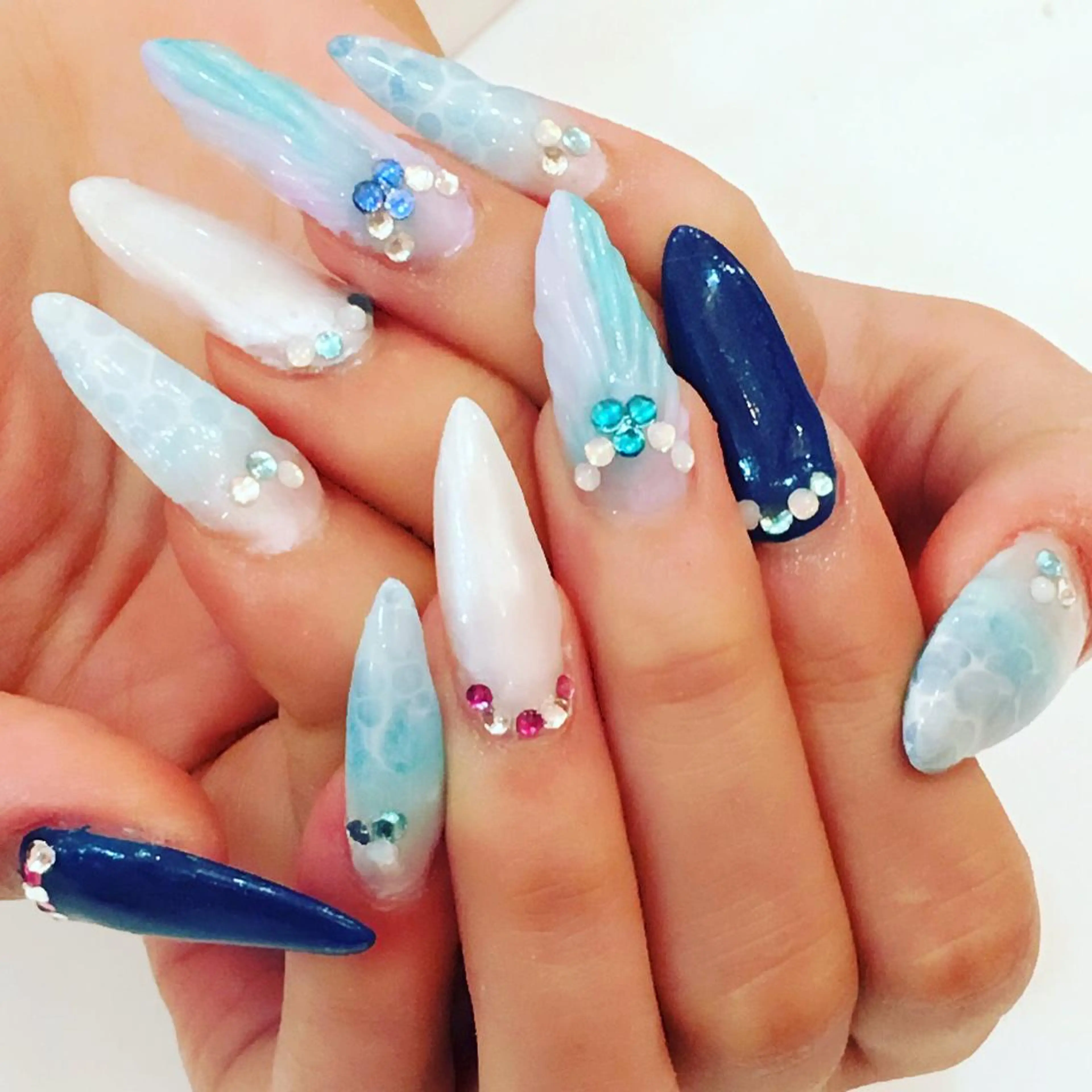 ロング カラー パーマ ヘアアレンジ メンズ キッズ ネイル マツエク・マツパ 学生（メンズ向け） 付け放題 学生 アートネイル フットネイル NAILSGOGO shibuyaのネイルデザイン