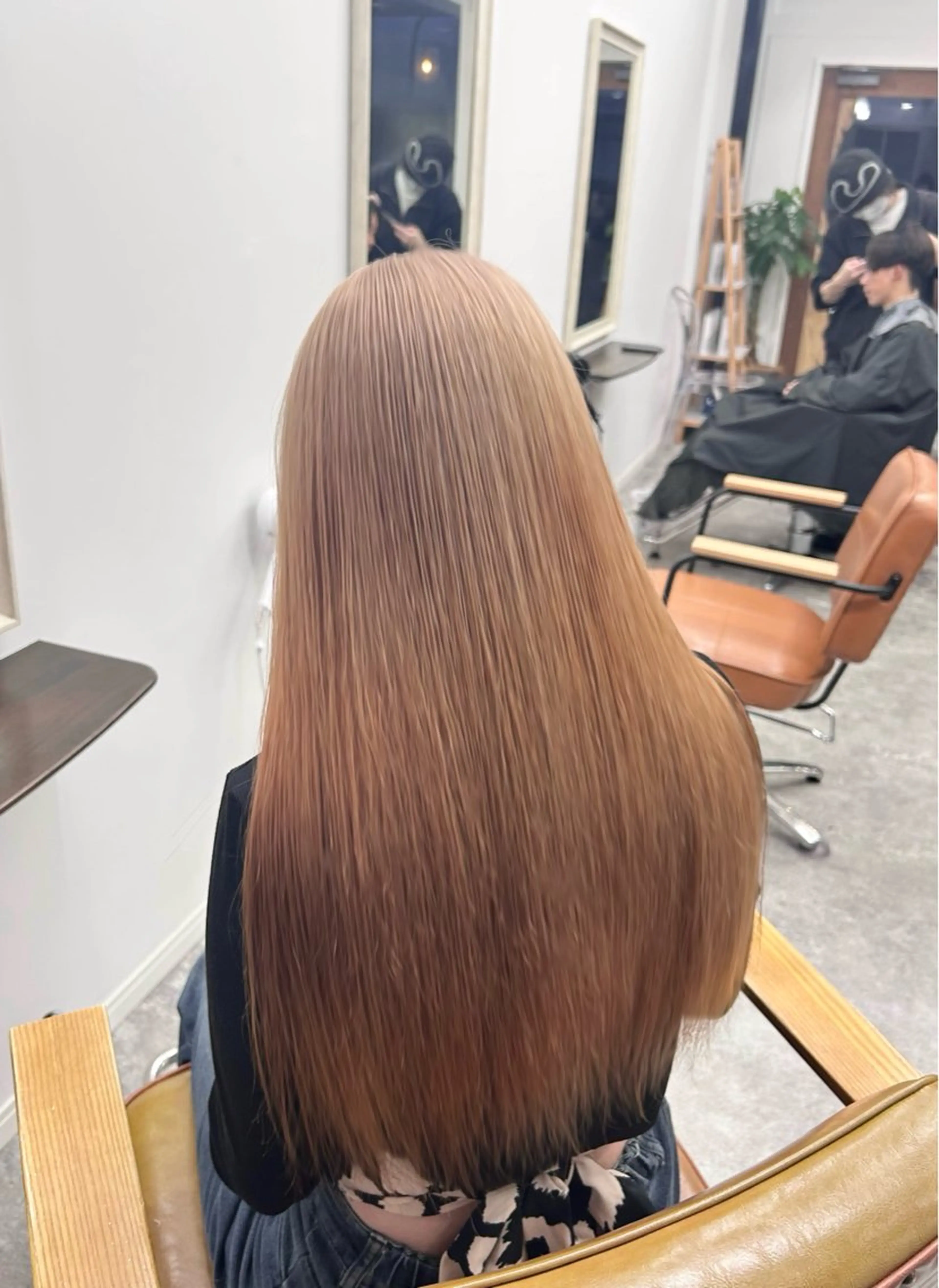 ロング カラー ブリーチ ヘアカラー IO(イオ))所属・木藤 優杏のヘアスタイル