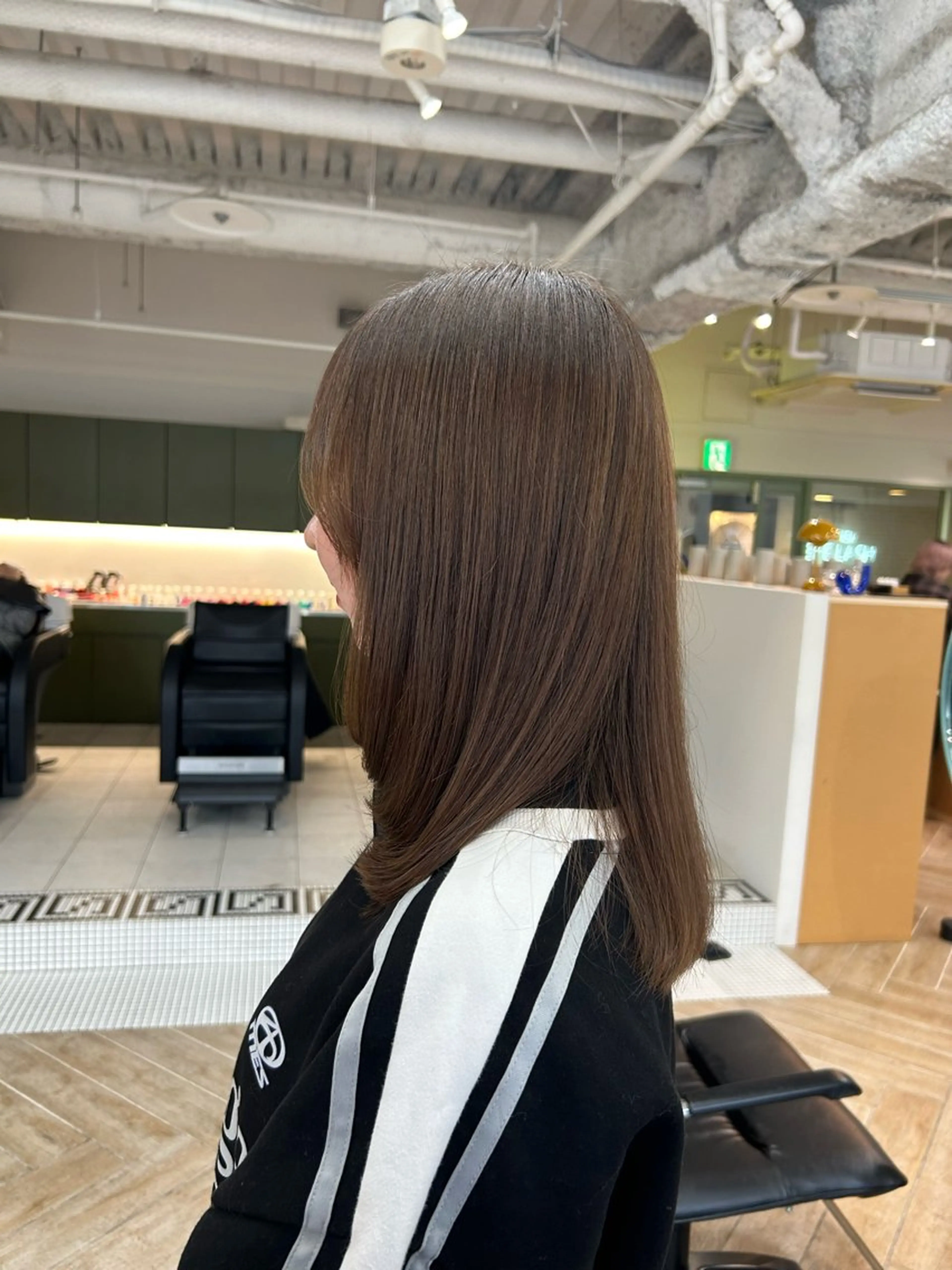 ミディアム カラー ヘアカラー ベージュ/ダブルカラ ー/新潟駅/青柳萌果のヘアスタイル