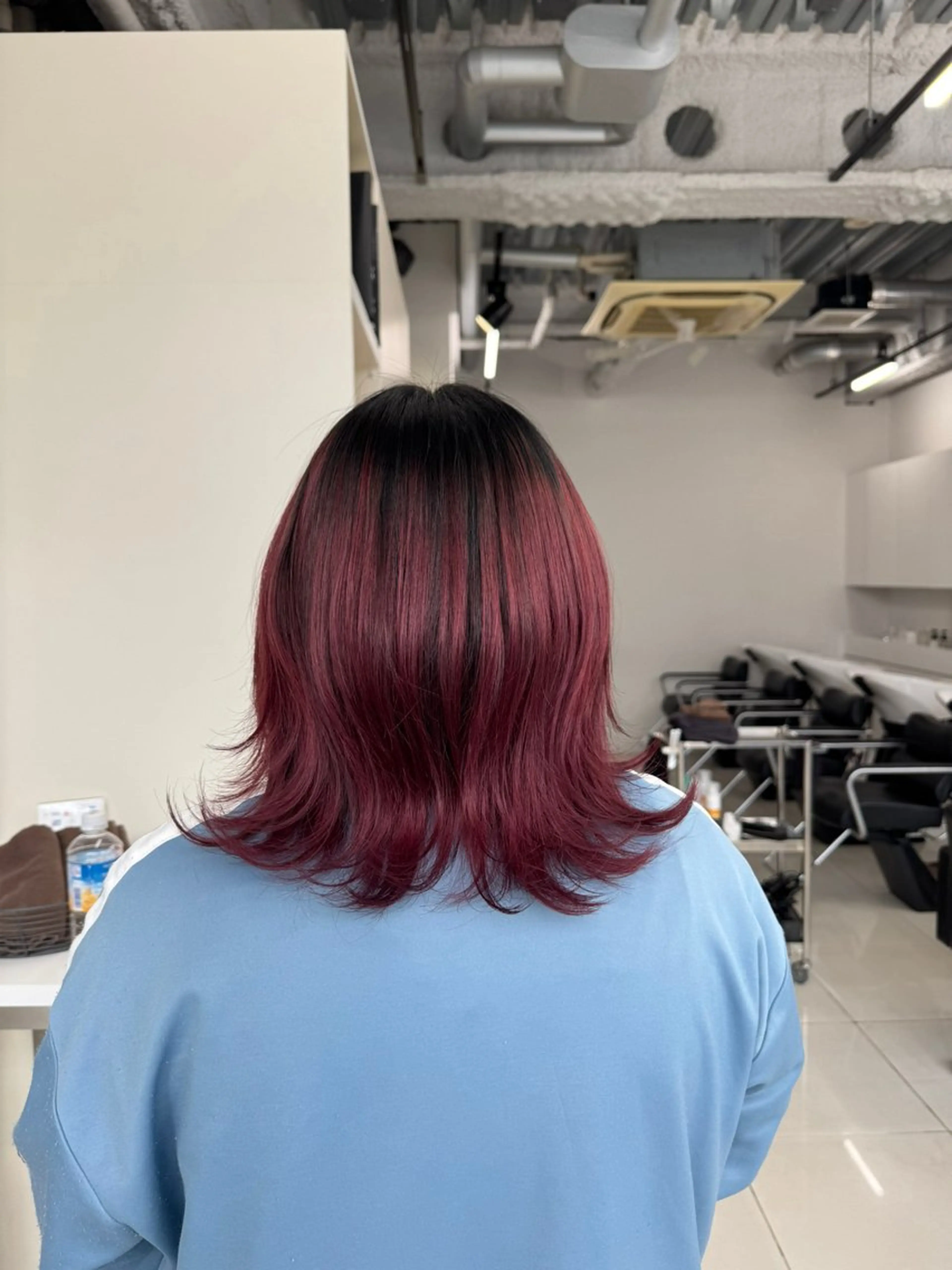 ミディアム レイヤーカット ALIVE原宿🖤 カラーリストるねこのヘアスタイル