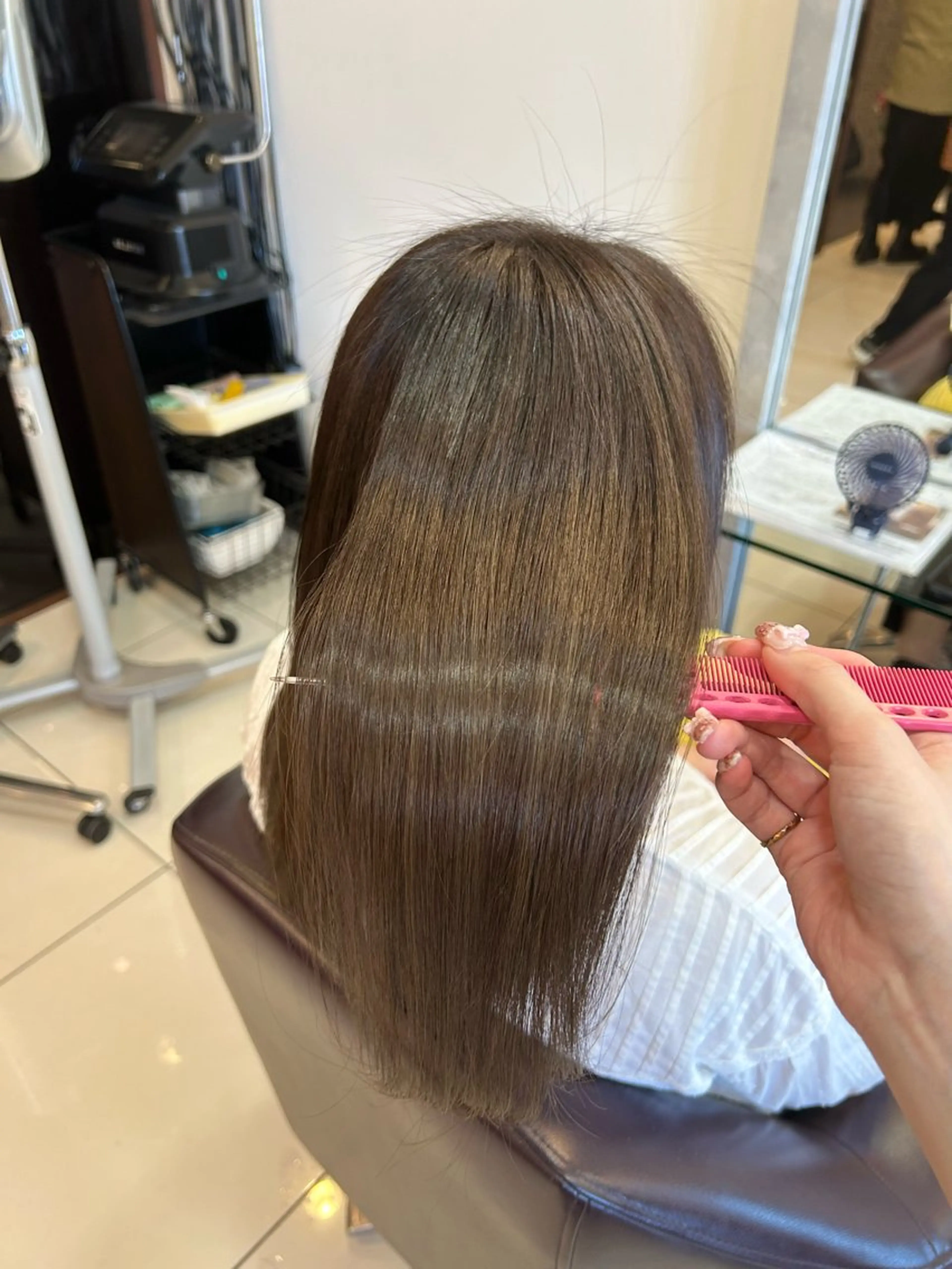 セミロング アッシュ 髪質改善 トリートメント トリートメント トップスタイリスト 林すずかのヘアスタイル