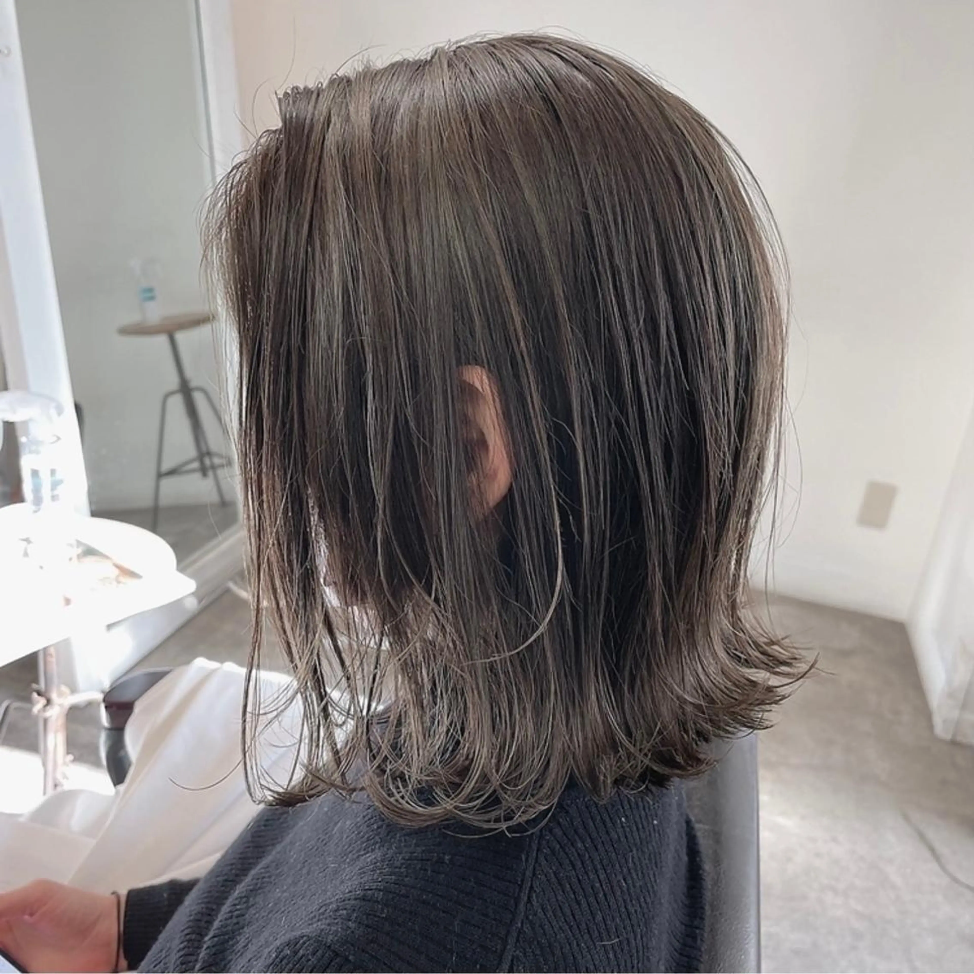ミディアム カラー グレージュ ハイライトカラー ハイライト カット ヘアカラー トリートメント インナーカラー|前髪 カットKANNA🤍のヘアスタイル