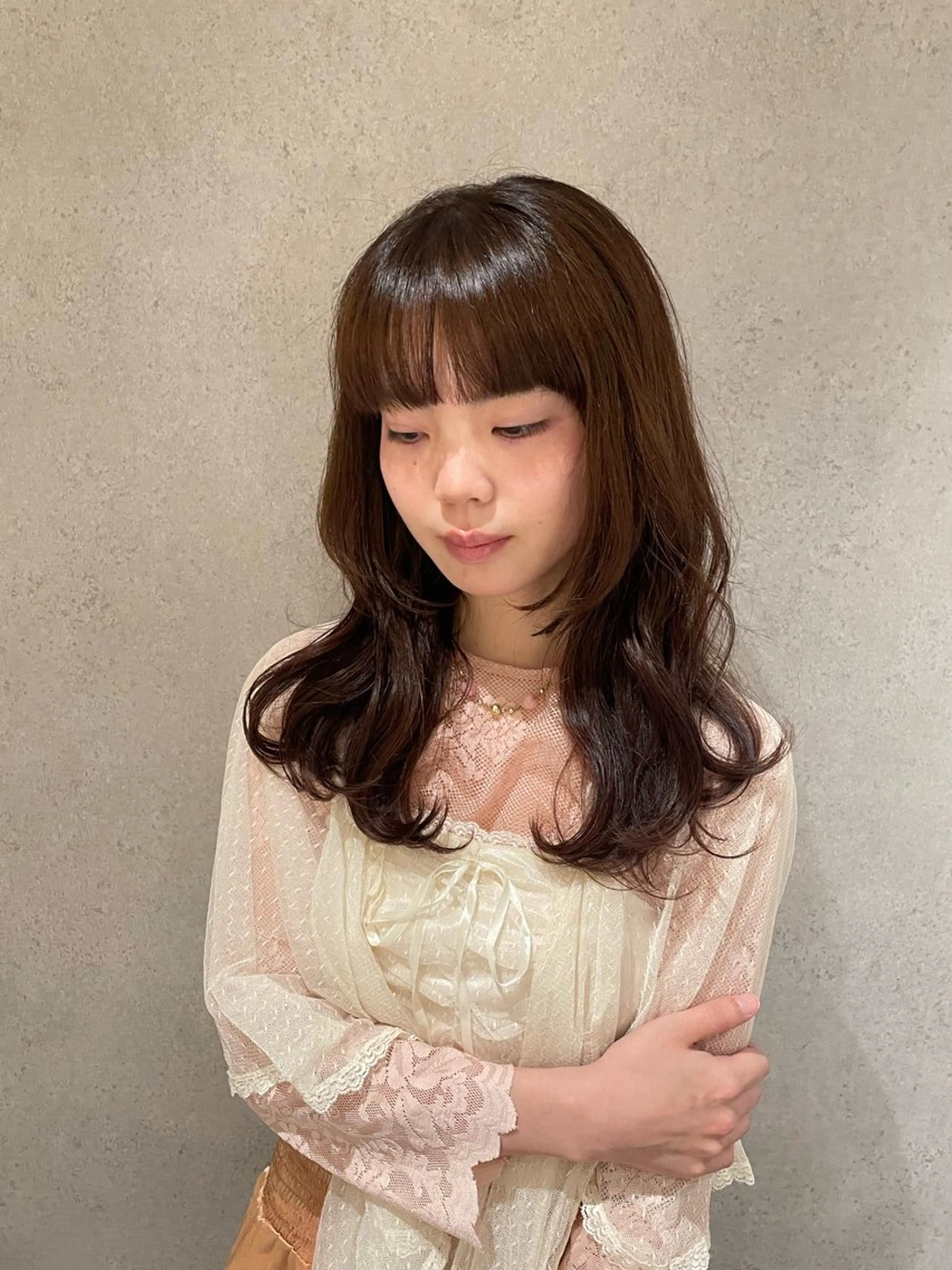 セミロング カット ヘアカラー La fith hair clan(ラフィスヘアークラン) 広島本通店所属・レイヤーカット/透明 感カラー✴︎キミカのヘアスタイル