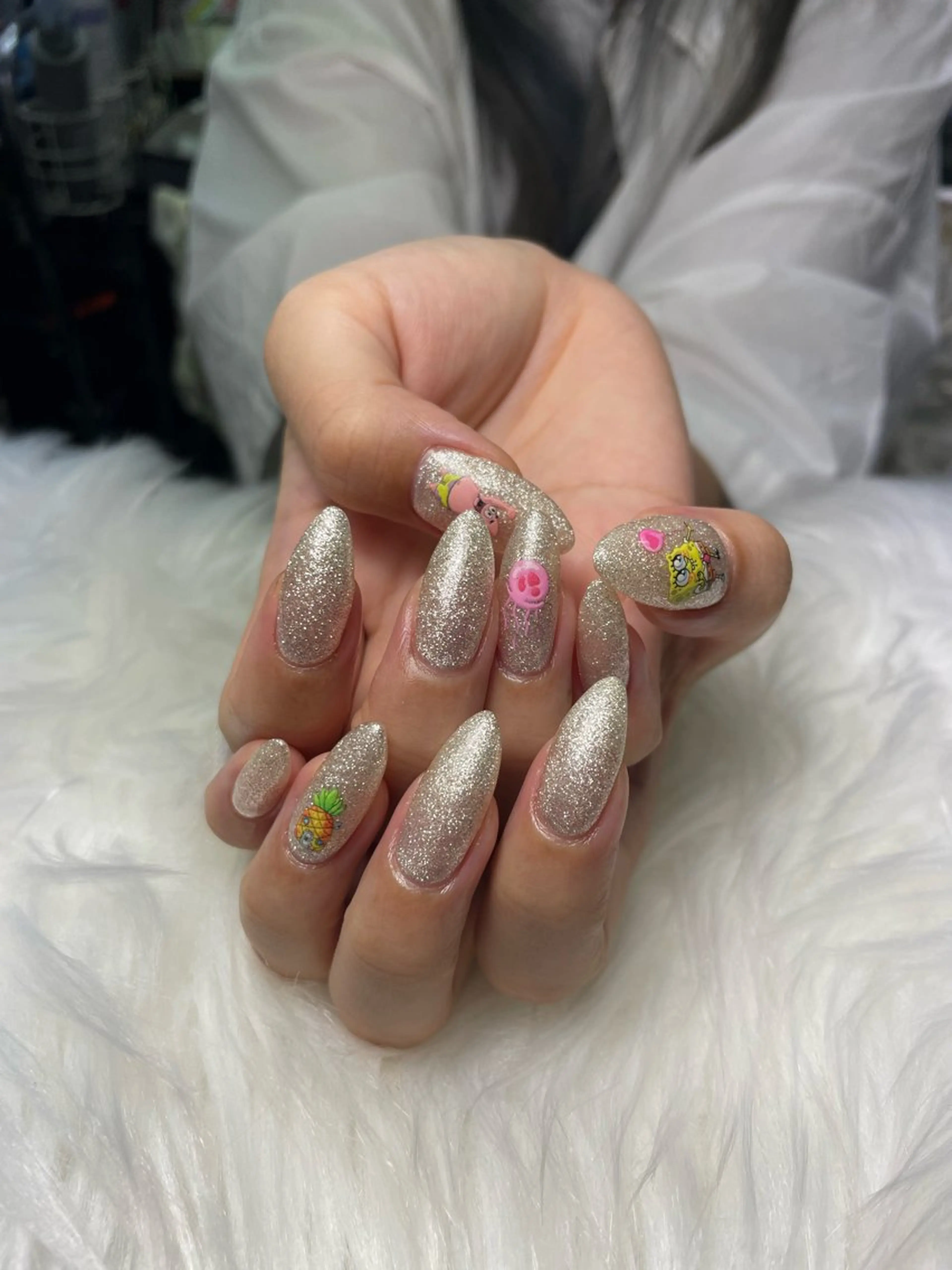 ネイル キラキラネイル ワンカラーネイル ハンドネイル ハンドケア 美容室るーじゅ所属・美容室 るーじゅ/しいの木台のマツエク・マツパデザイン