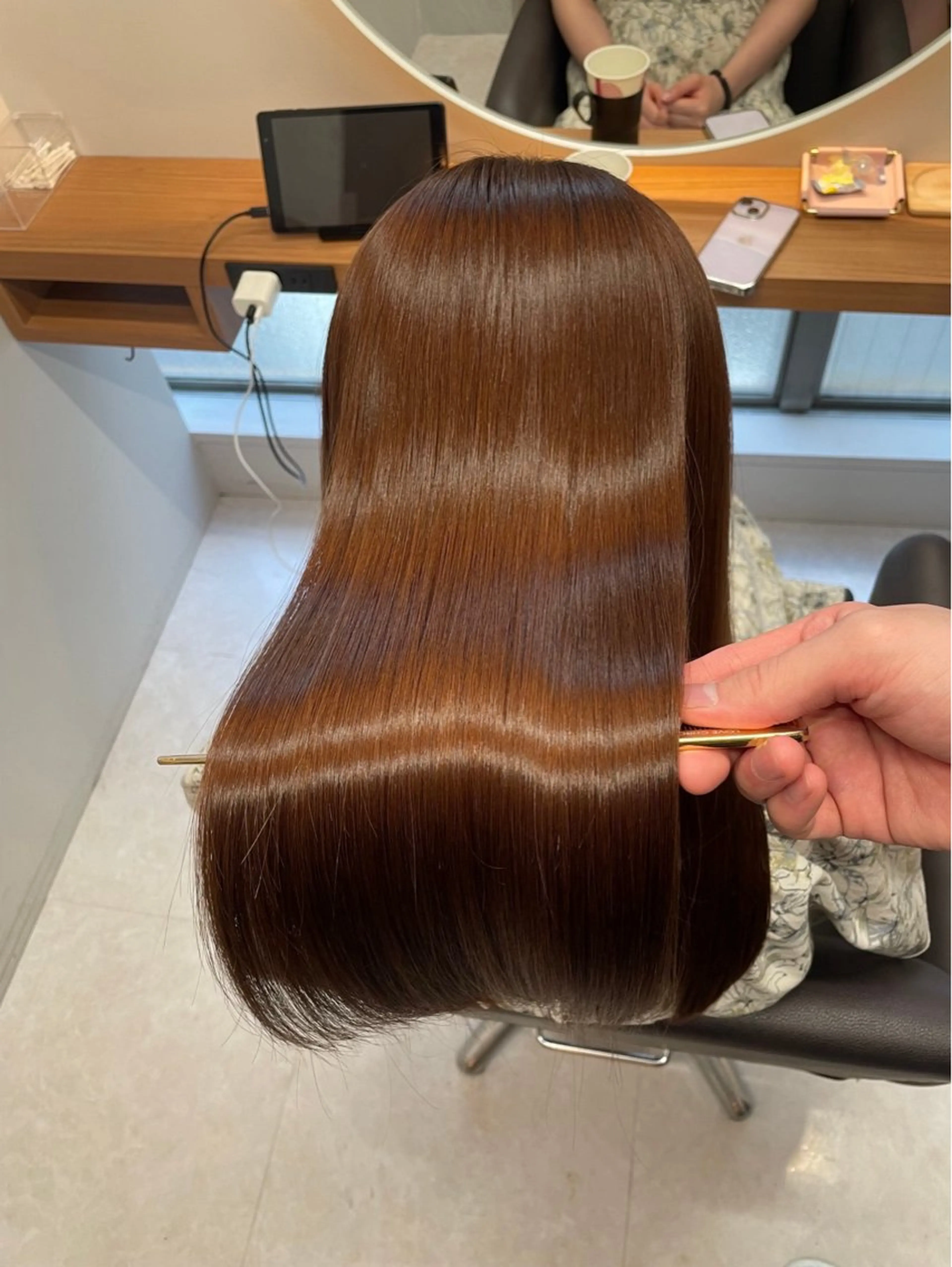セミロング カラー 縮毛矯正 半個室サロンyoures hair 髪質改善トリートメント東新宿店所属・榊原 竜弥のヘアスタイル