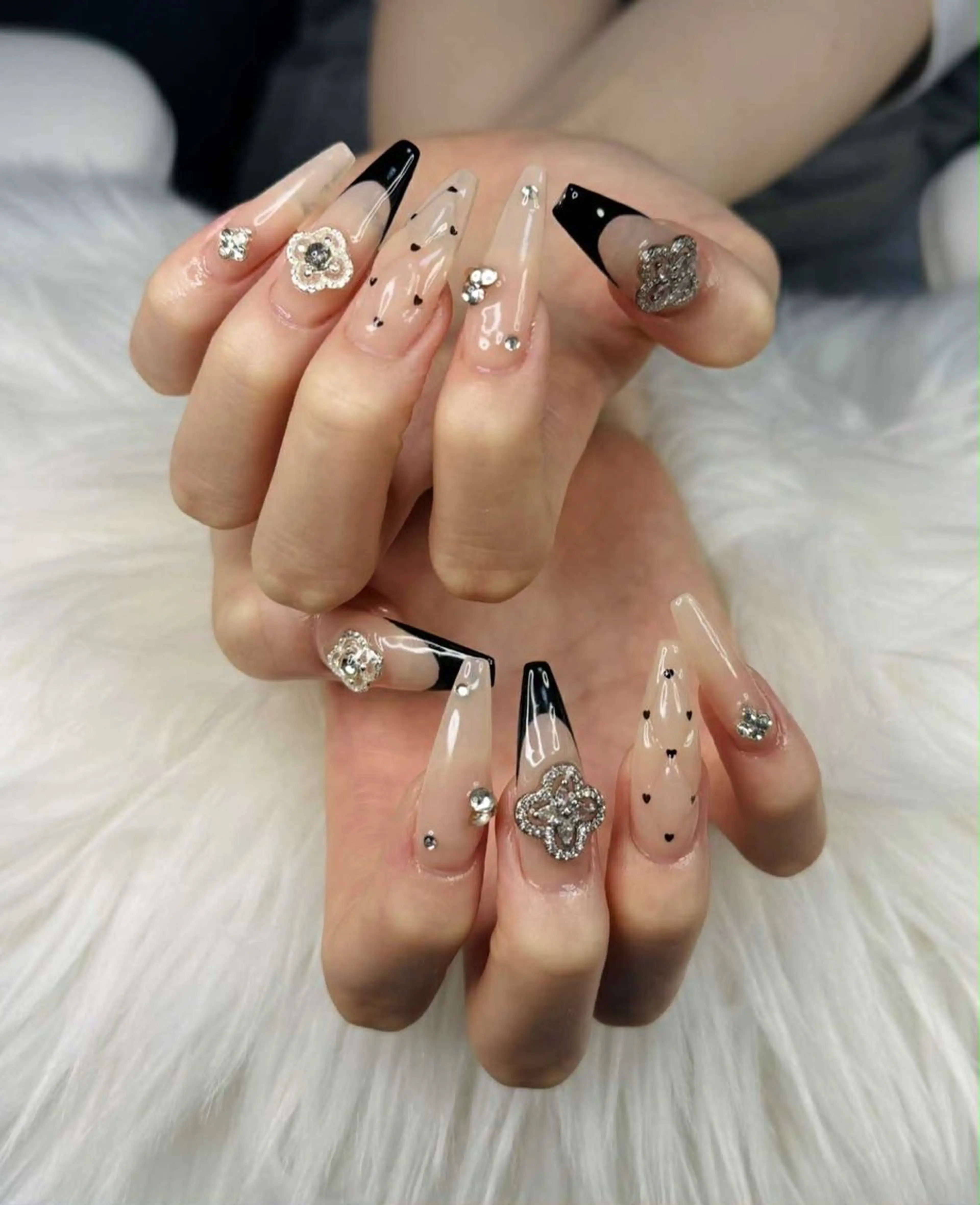 ネイル アートネイル オーロラネイル チークネイル 長さ出し フットネイル ハンドネイル フットネイル ハンドケア Noiranail_ studio所属・Noiranail_ studioのネイルデザイン