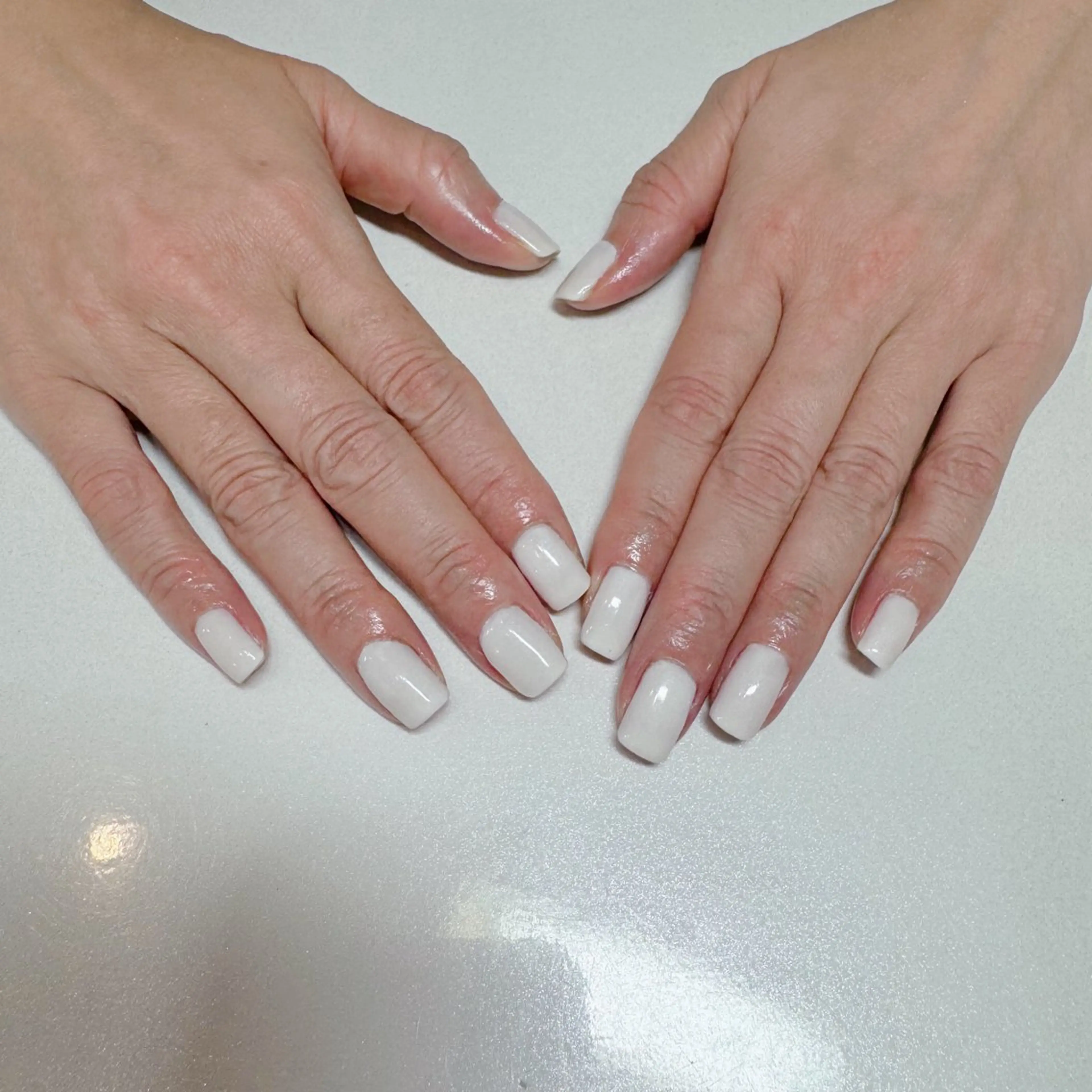ネイル ホワイト mieux nail aireiのネイルデザイン