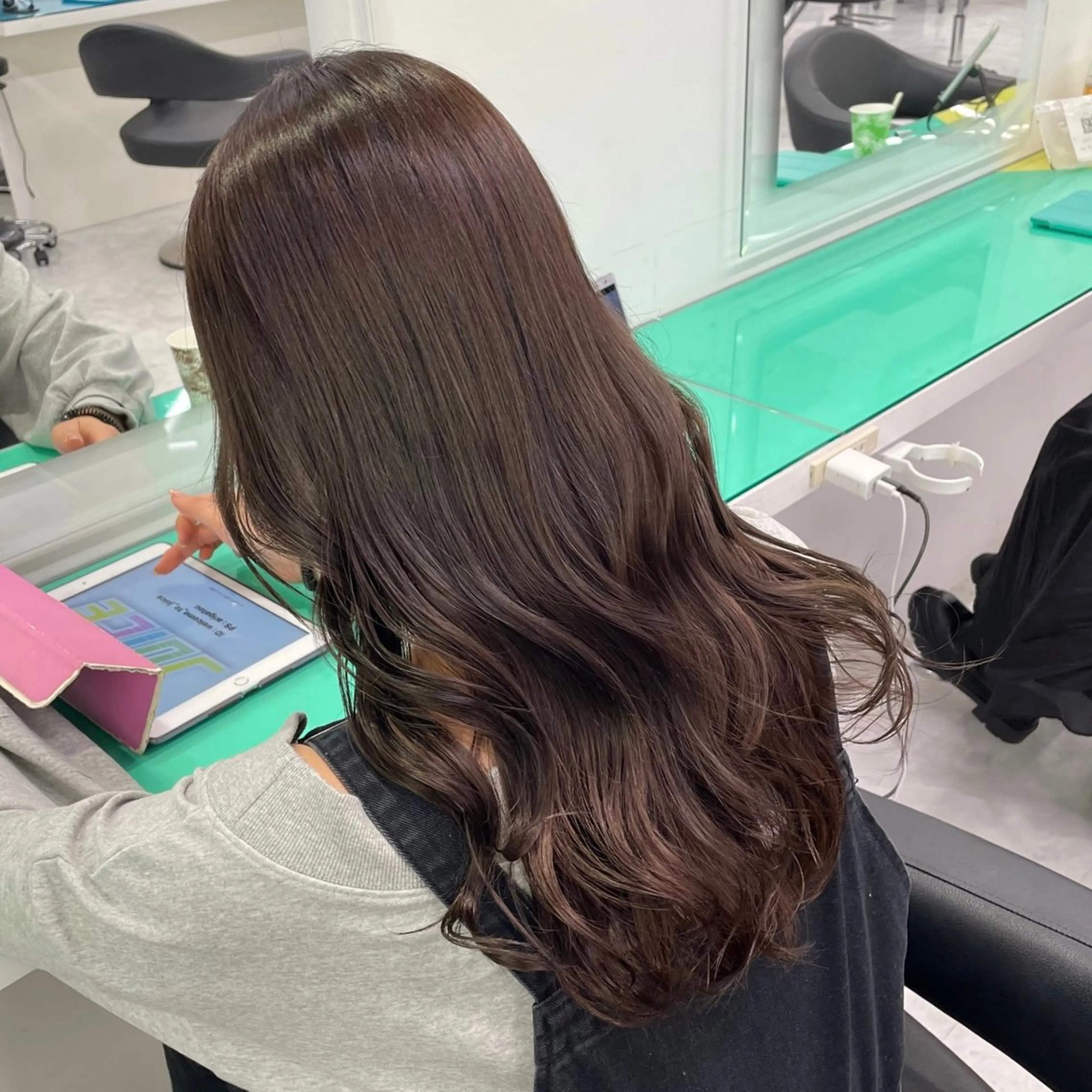 ロング Miwa🤍ダメージ レスカラー特化🦢のヘアスタイル