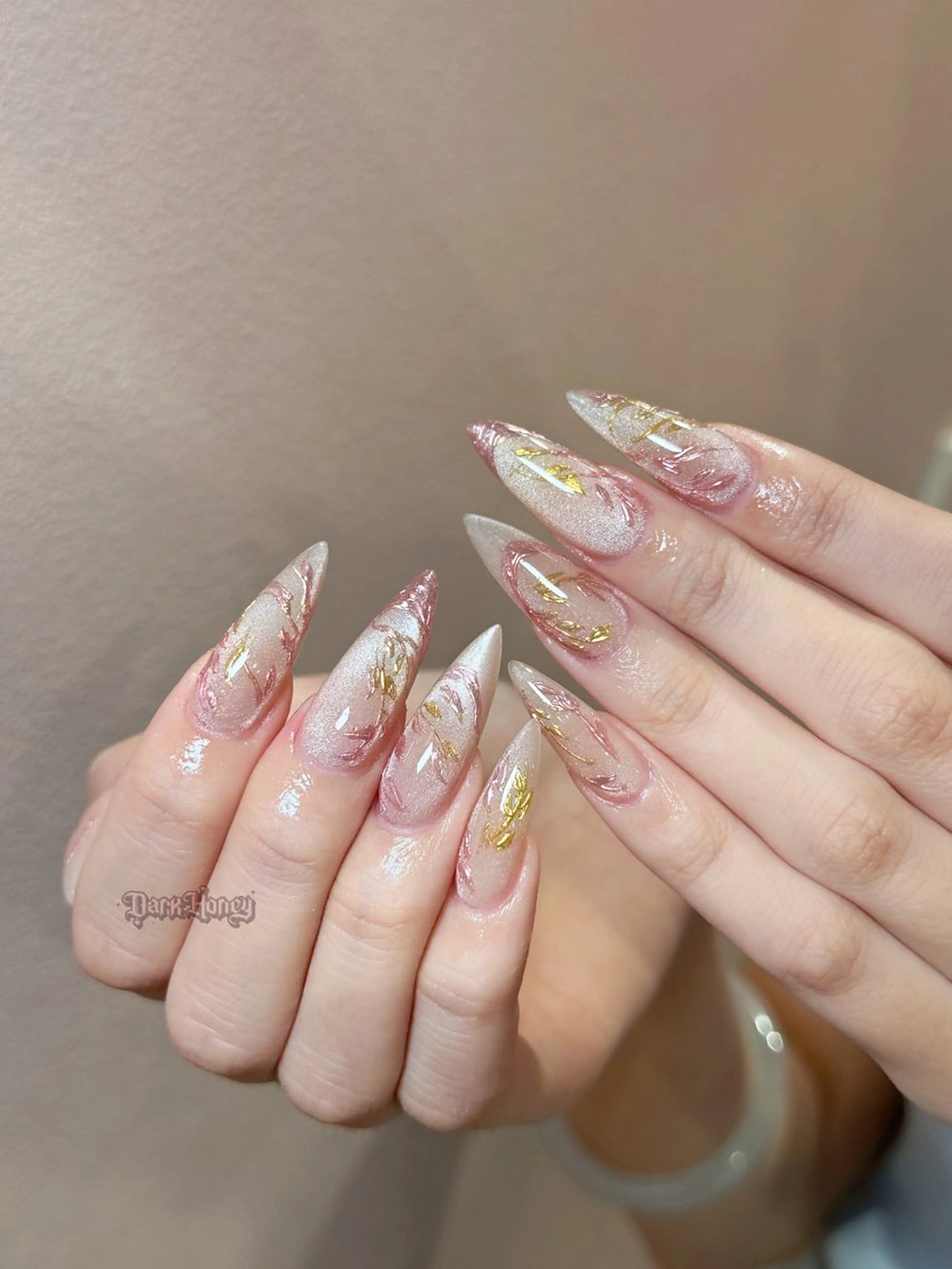 ネイル Dark honey スカルプ専門原宿店のネイルデザイン