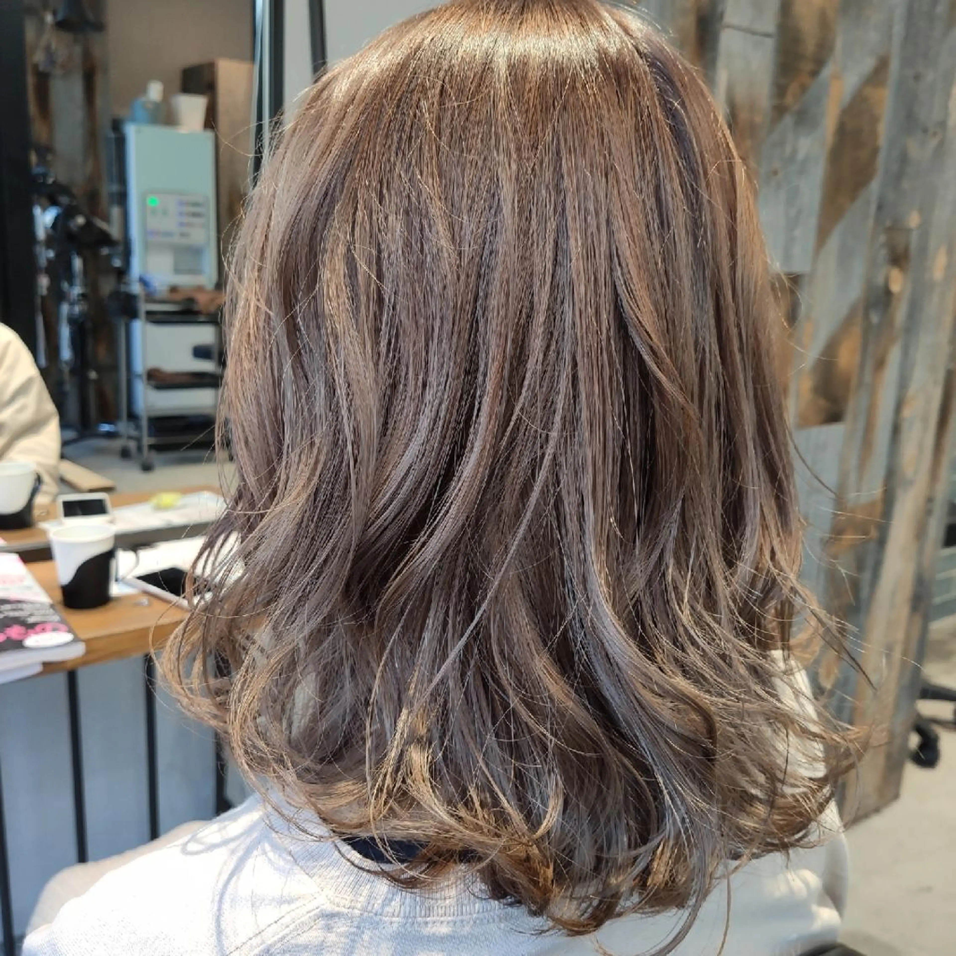ミディアム カット ヘアカラー トリートメント 伊藤 瞭のヘアスタイル