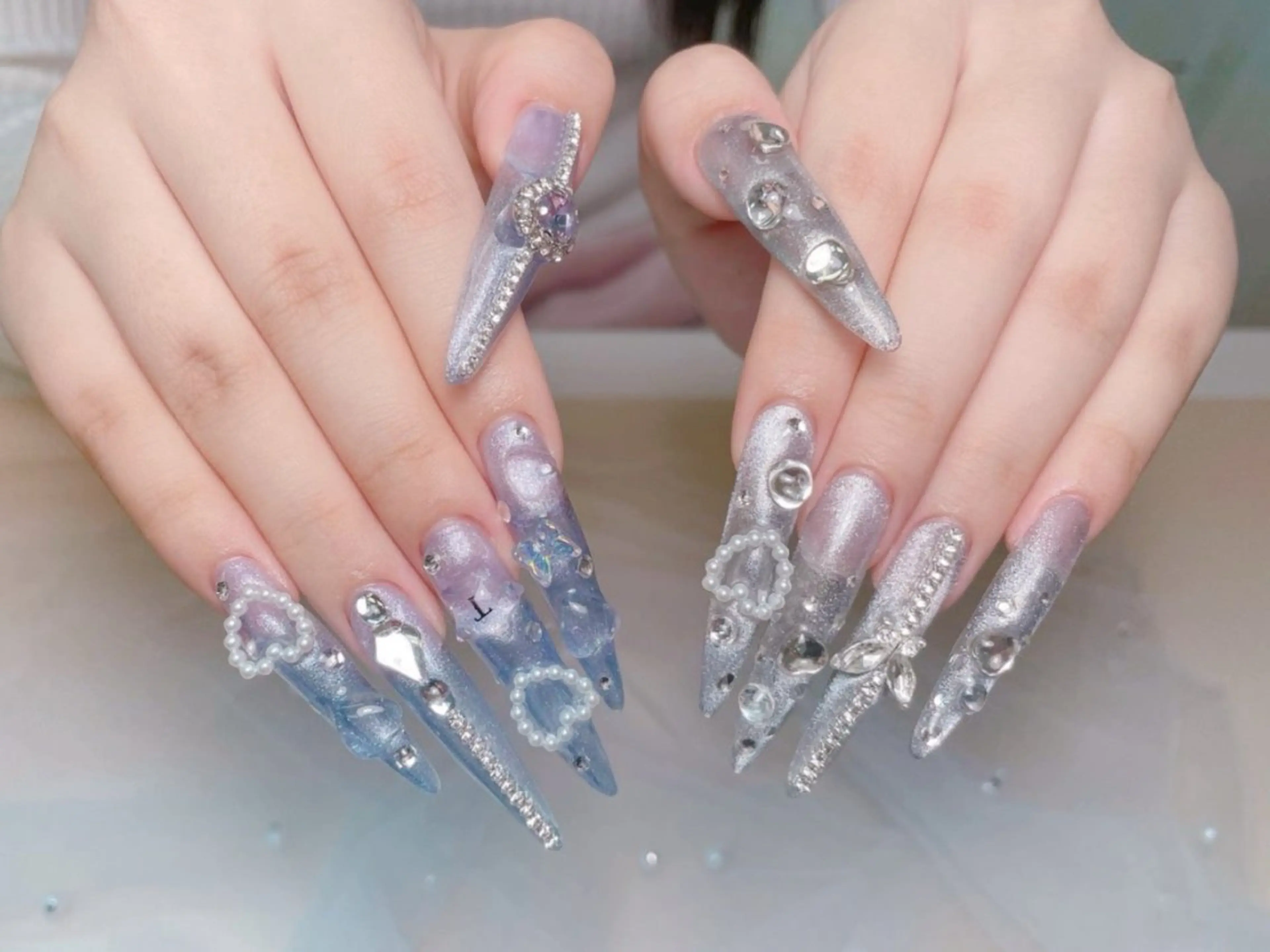 ネイル ロングネイル スカルプネイル lucky nail 歌舞伎町のネイルデザイン
