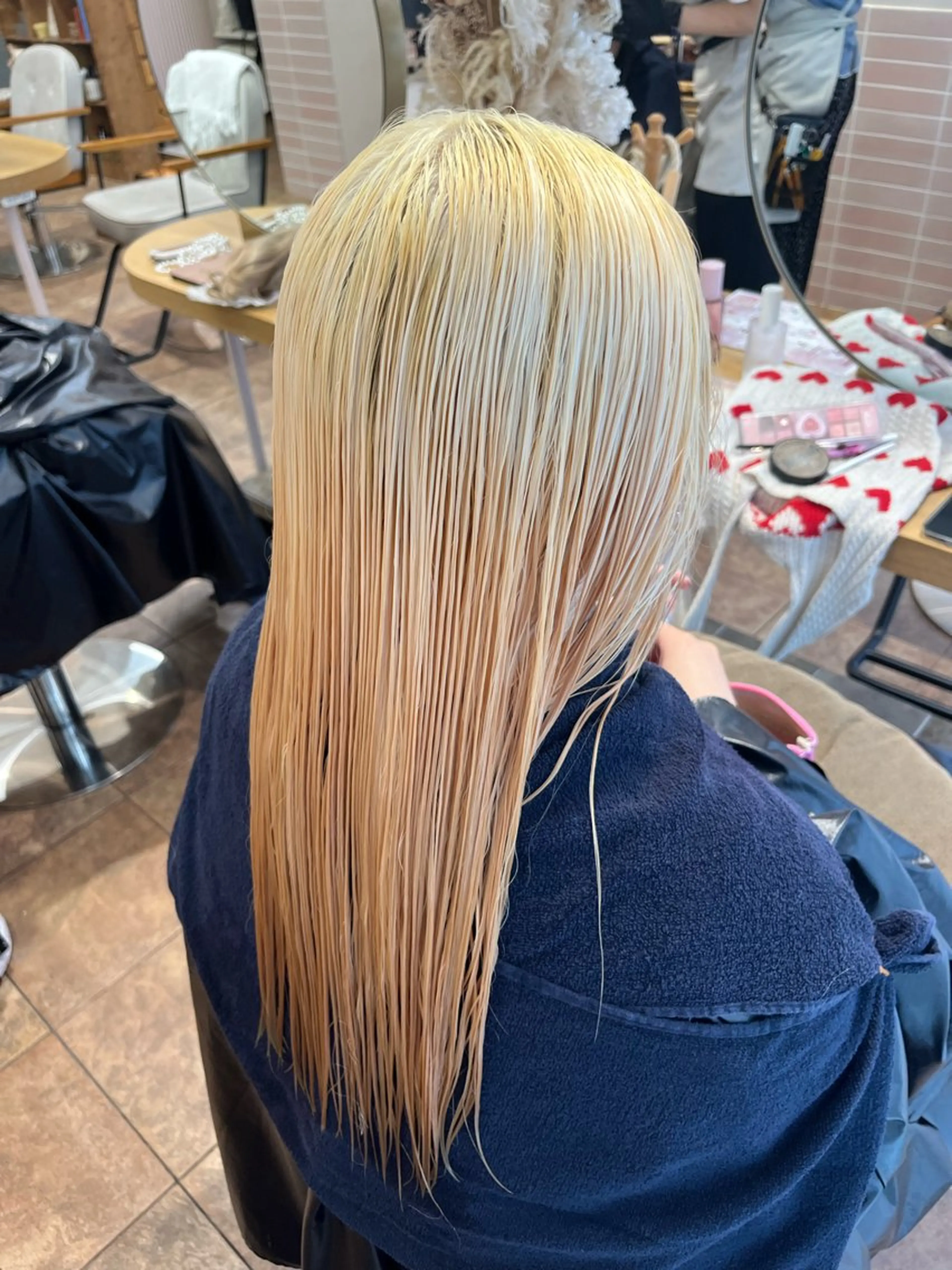 ロング カラー ブリーチ ハイトーンカラー ヘアカラー トリートメント 北村 優斗のヘアスタイル