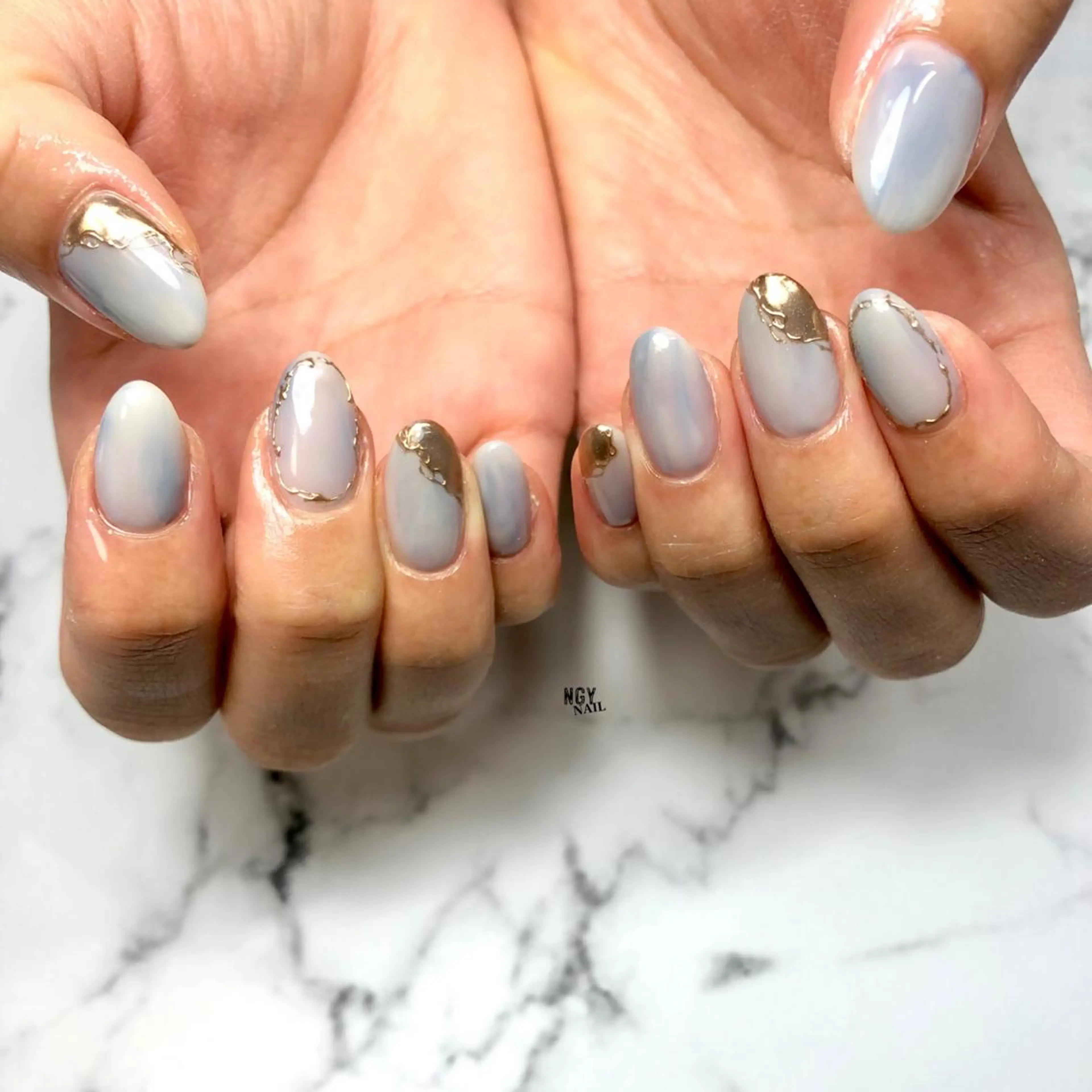 ネイル ブルー 水色 大理石ネイル(マーブル) ミラーネイル ニュアンスネイル ハンドネイル NAIL NOWのネイルデザイン