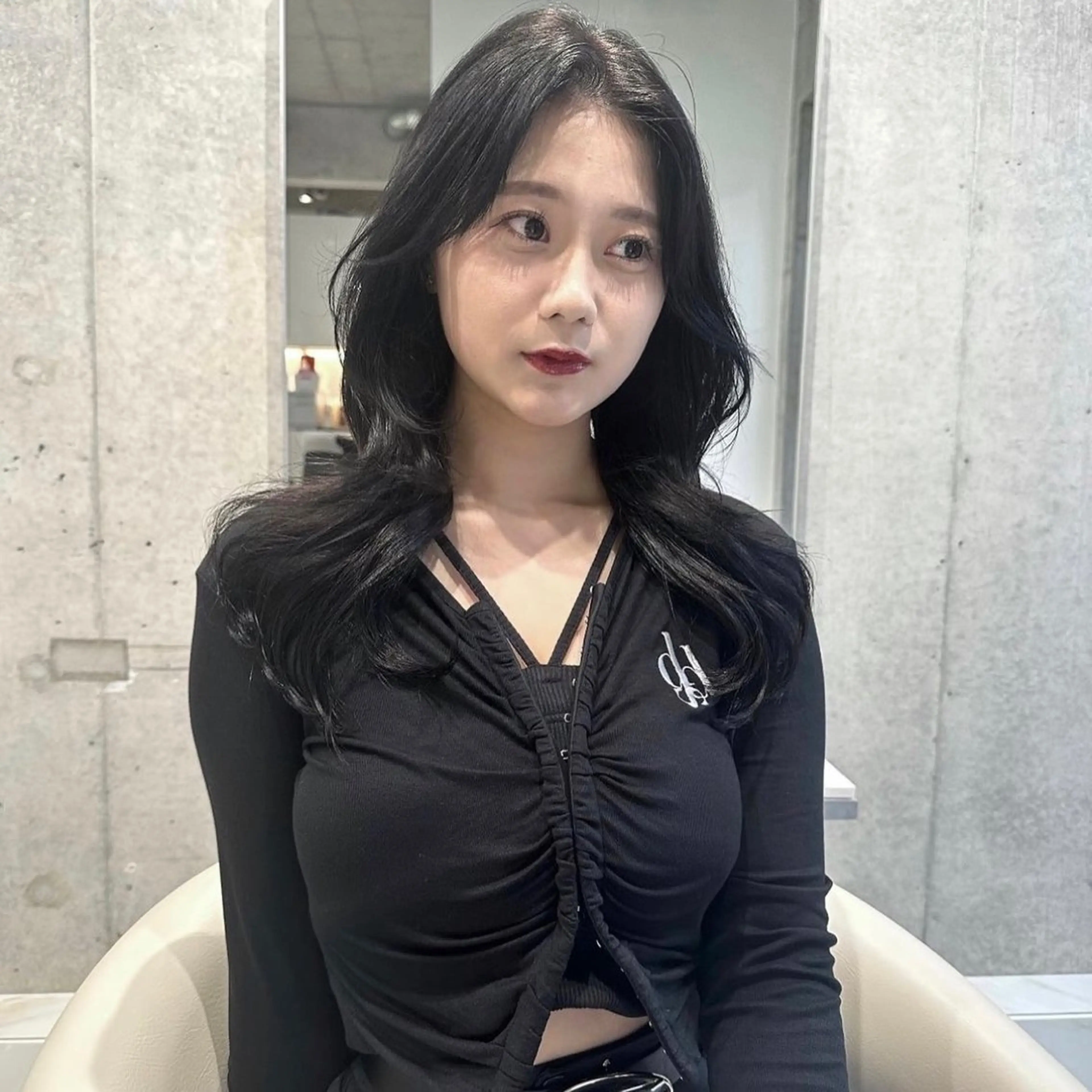 ロング ♡Yoshino♡ 艶グレージュカラーのヘアスタイル