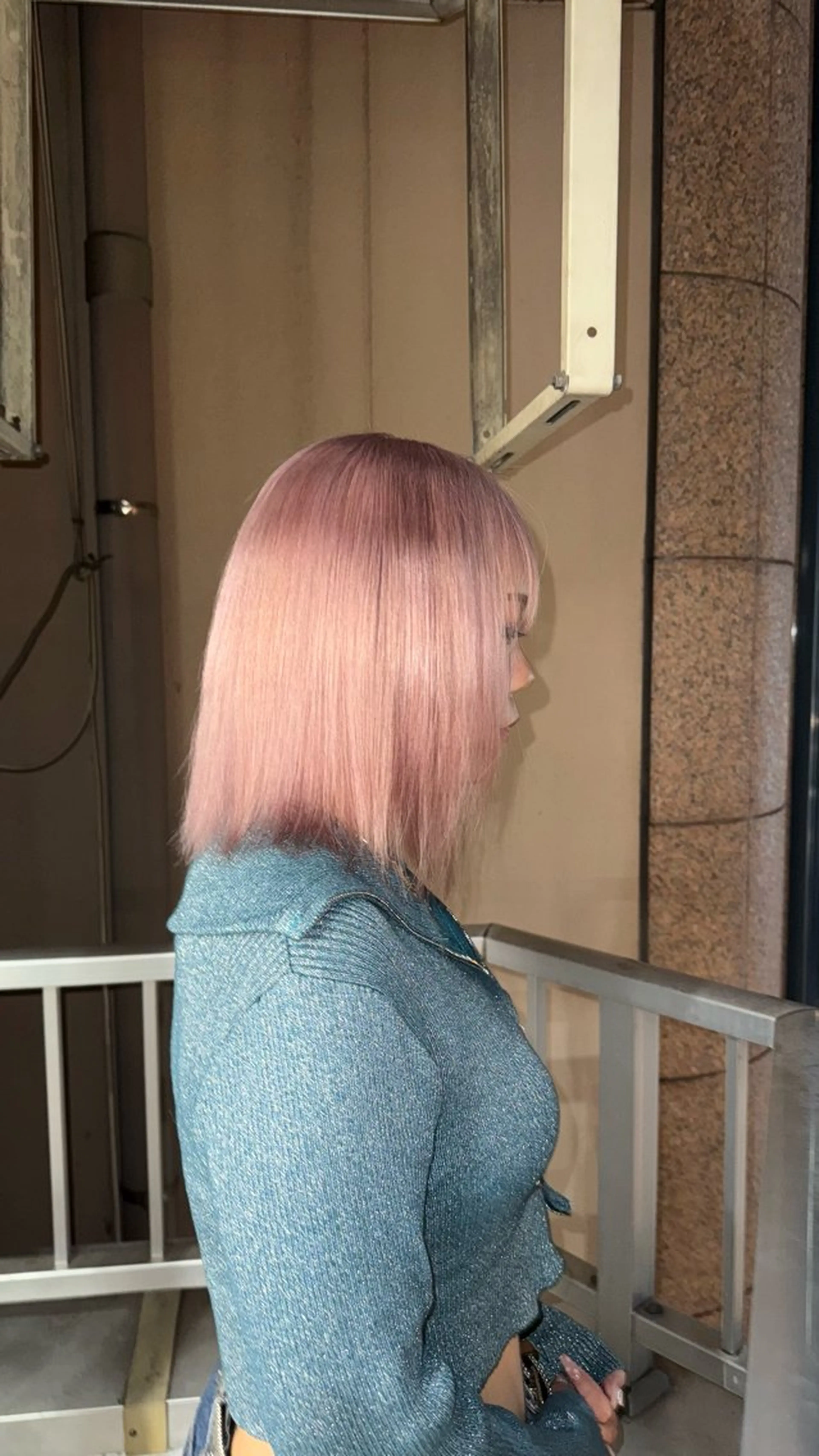 【複雑履歴対応】黒染め・ムラ・縮毛でもOK／理想に寄せるブリーチ施術の写真